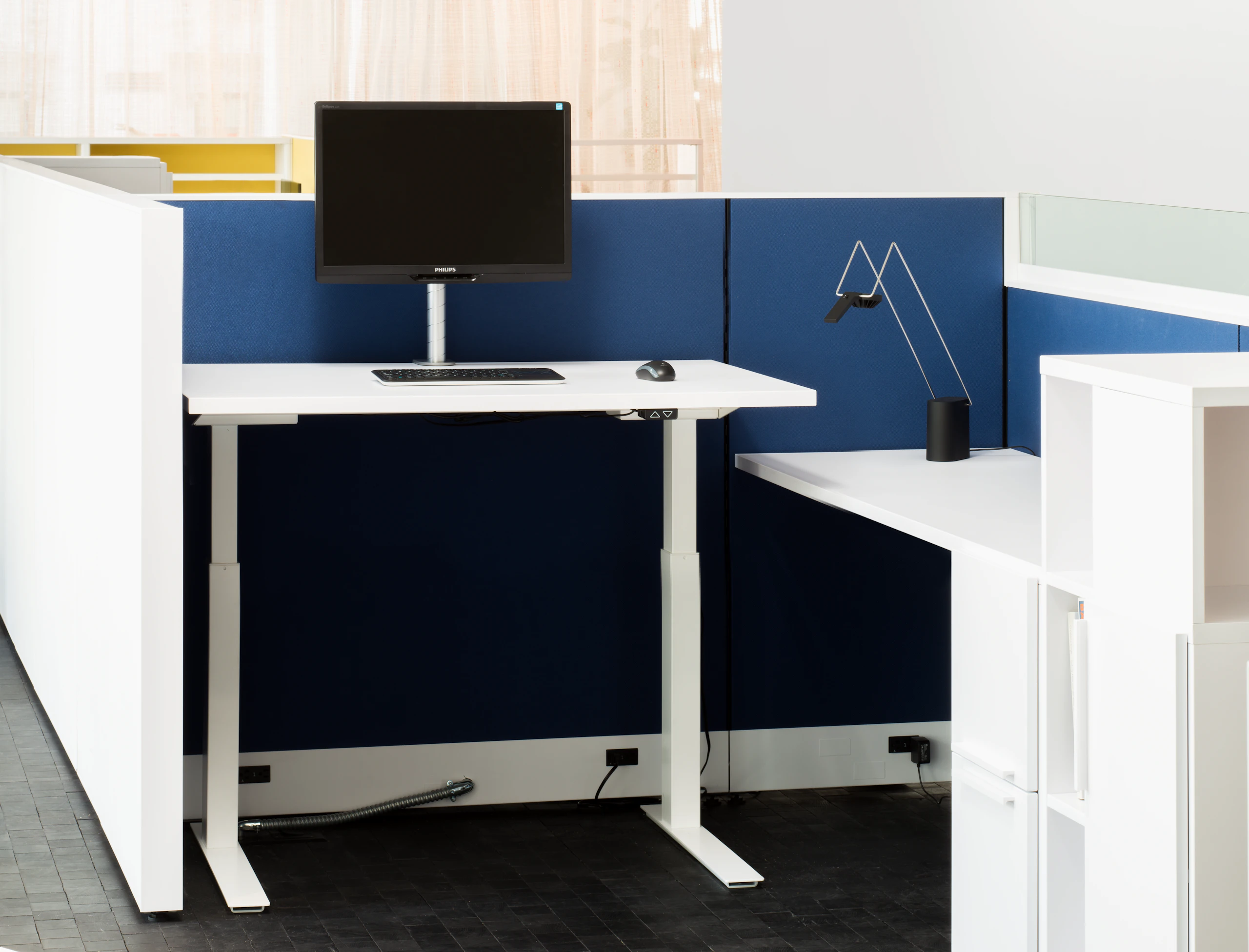 Knoll Tone Height Adjustable Table