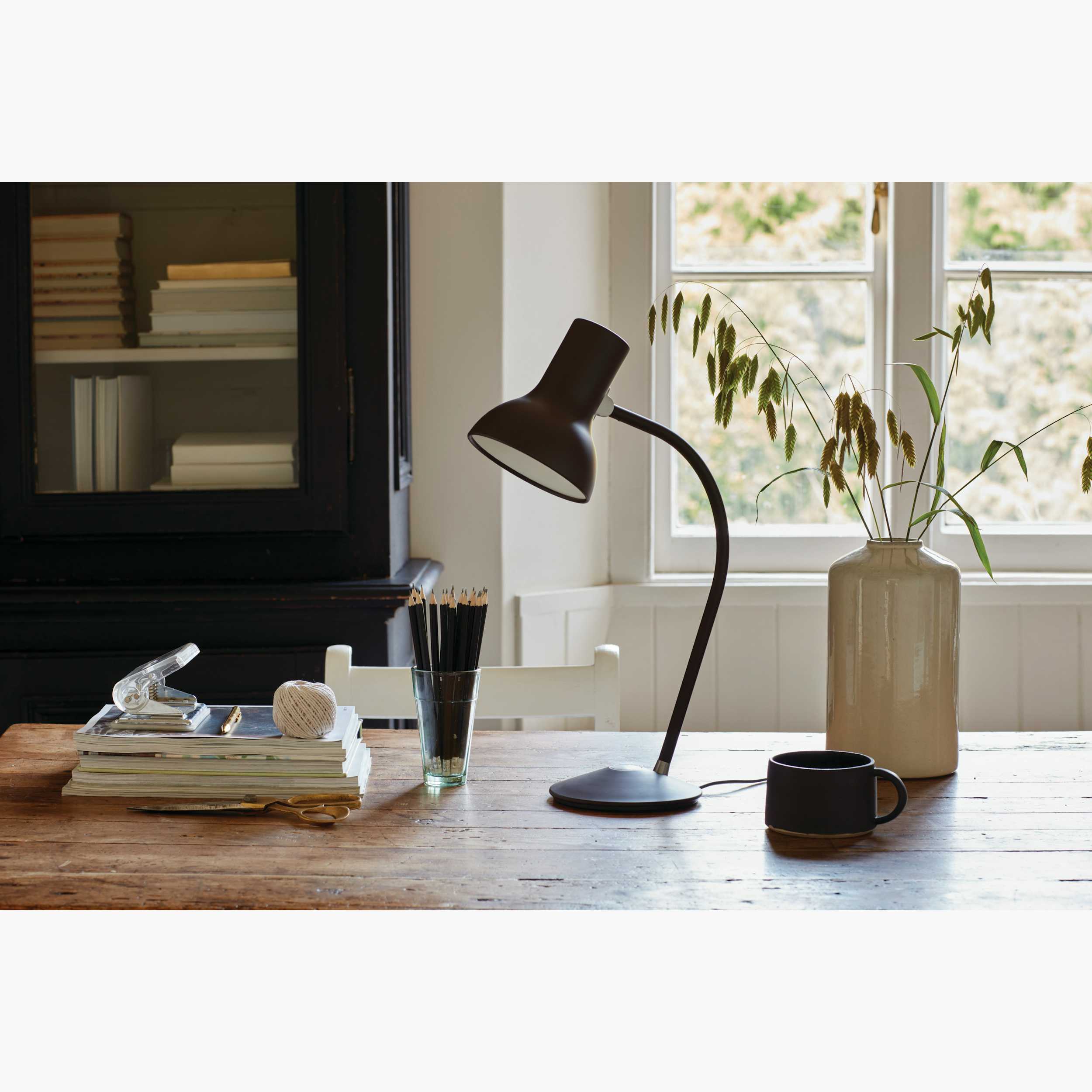 Type 75 Mini Table Lamp – Design Within Reach