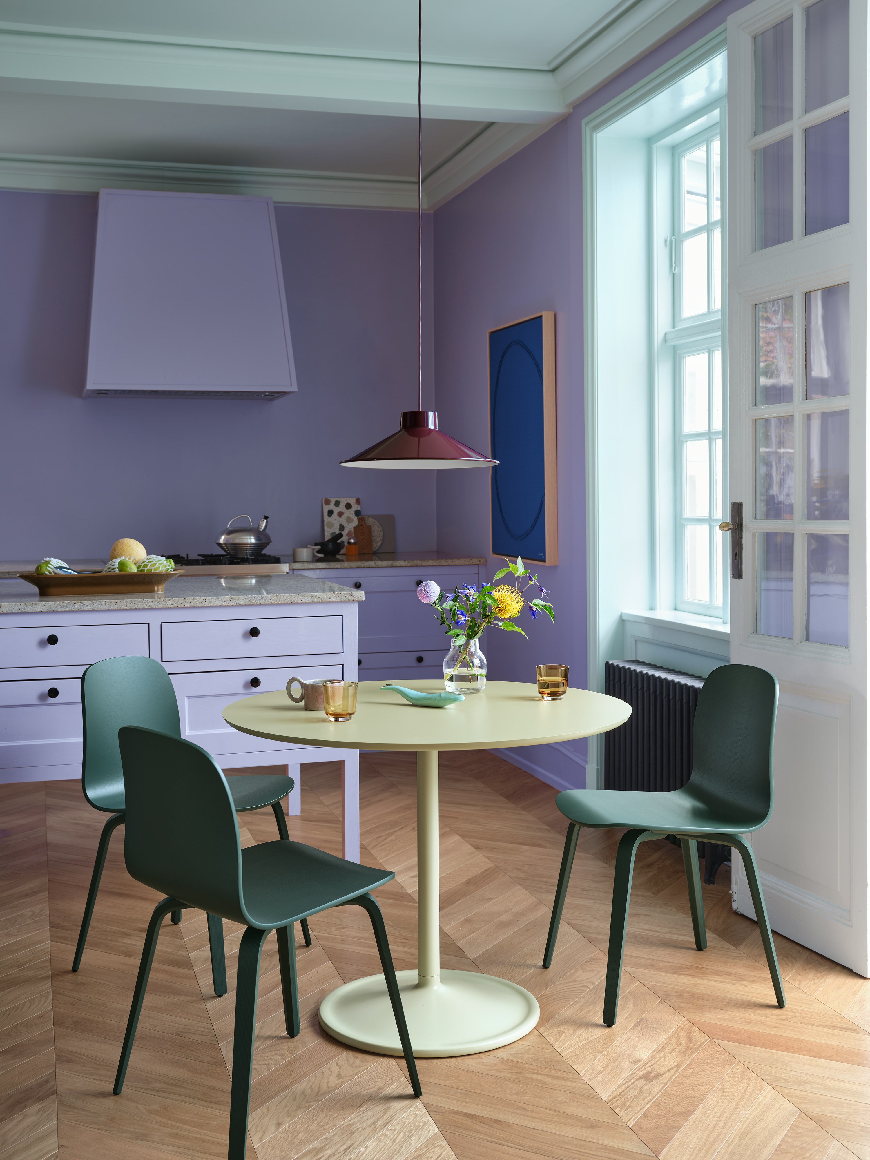 Soft Caf&eacute; Table