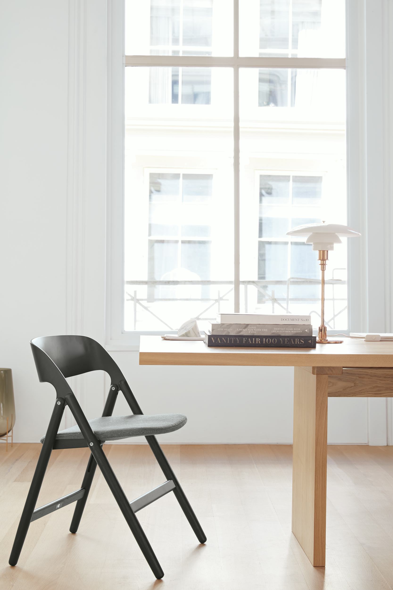 bomuld Intermediate selvbiografi Narin Folding Chair – Design Within Reach