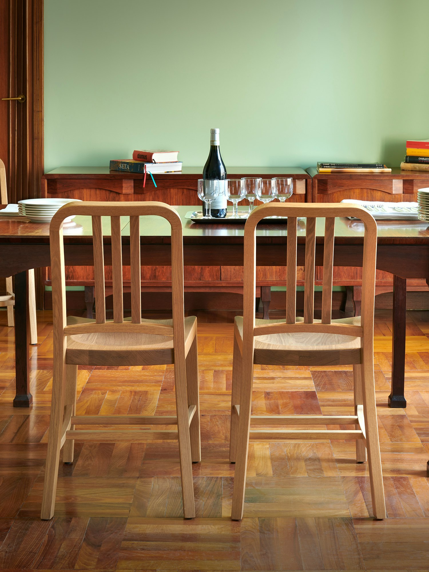 1006 Navy Wood Chair