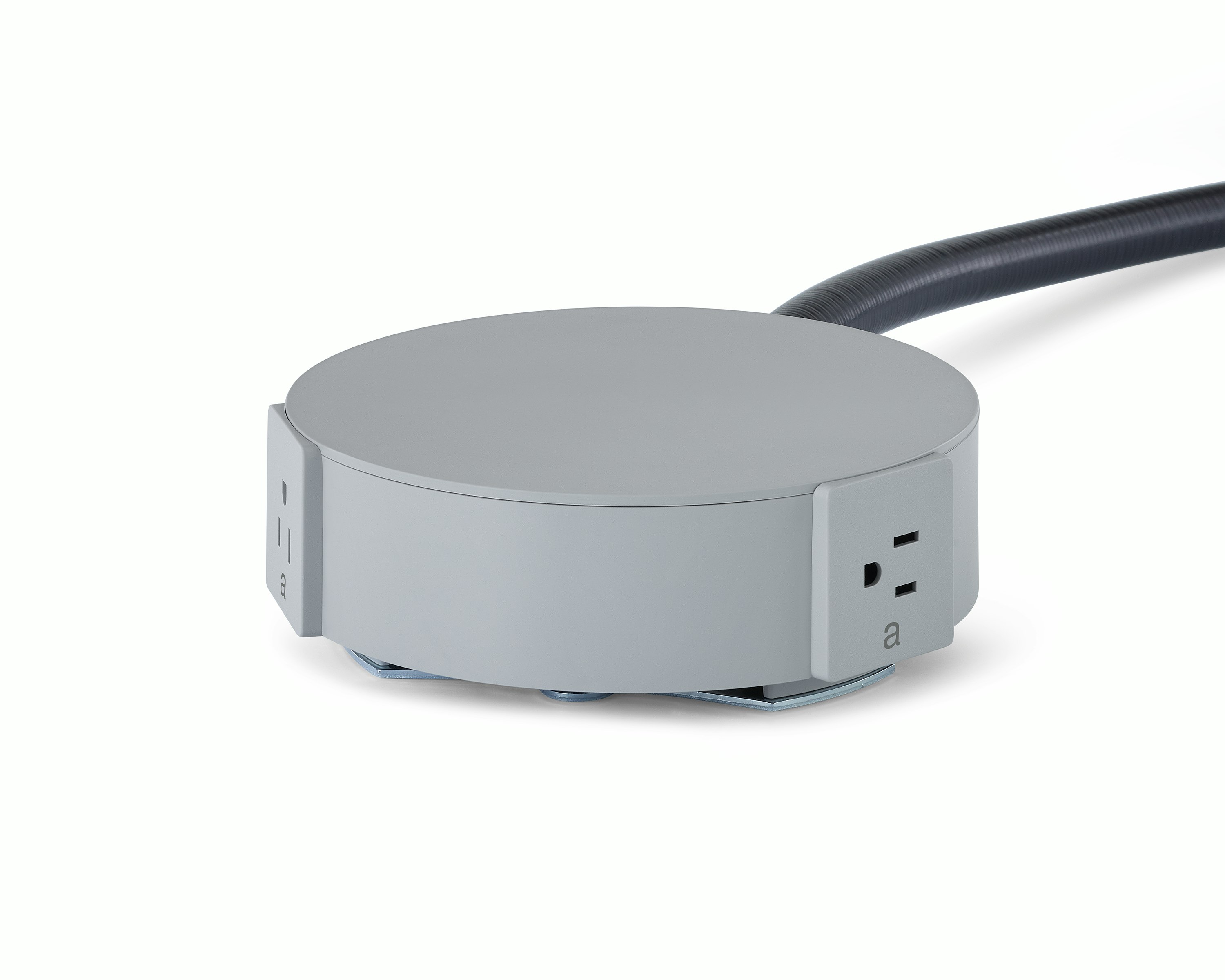 A Logic Reach floor start in light grey with outlets.