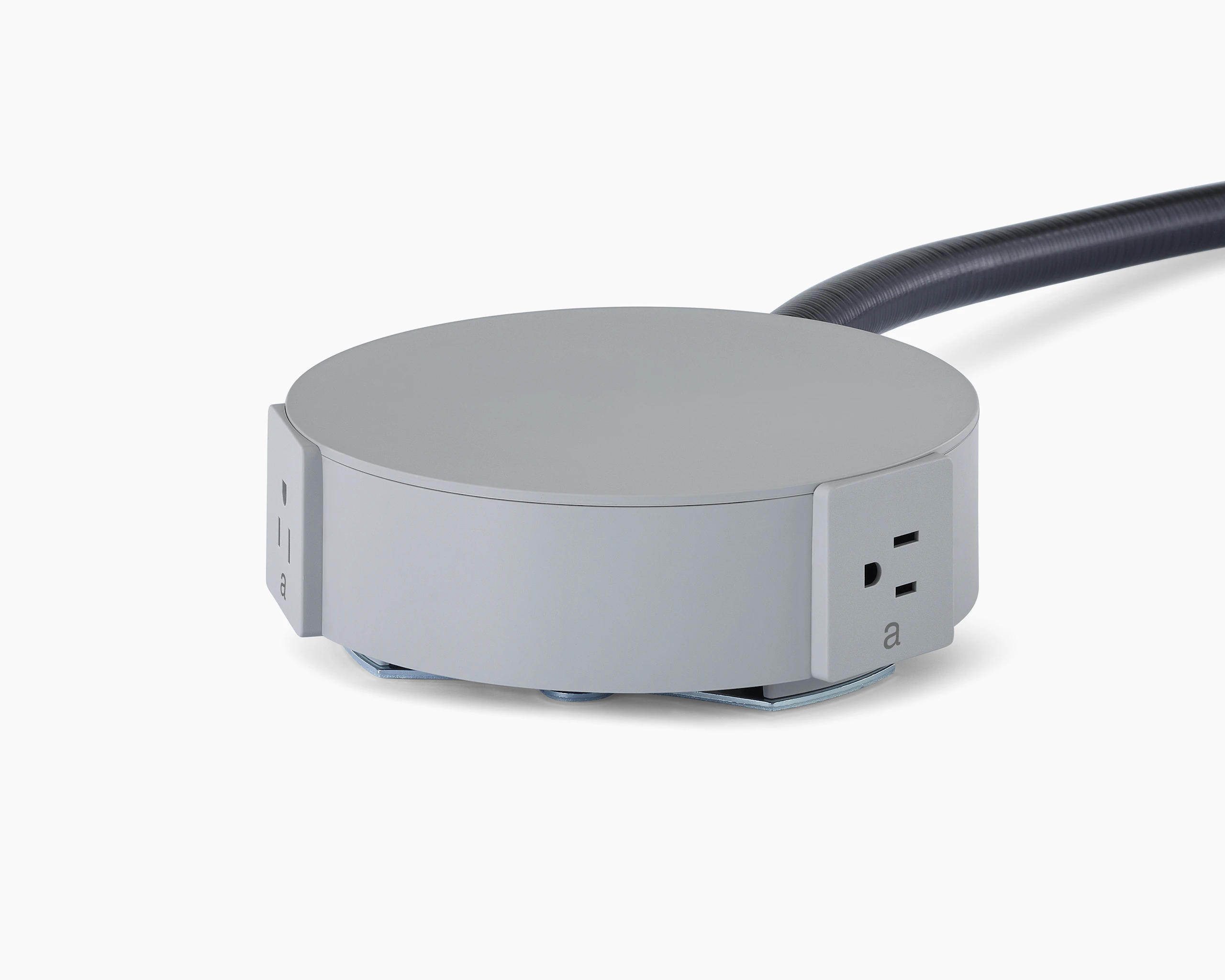 A Logic Reach floor start in light grey with outlets.