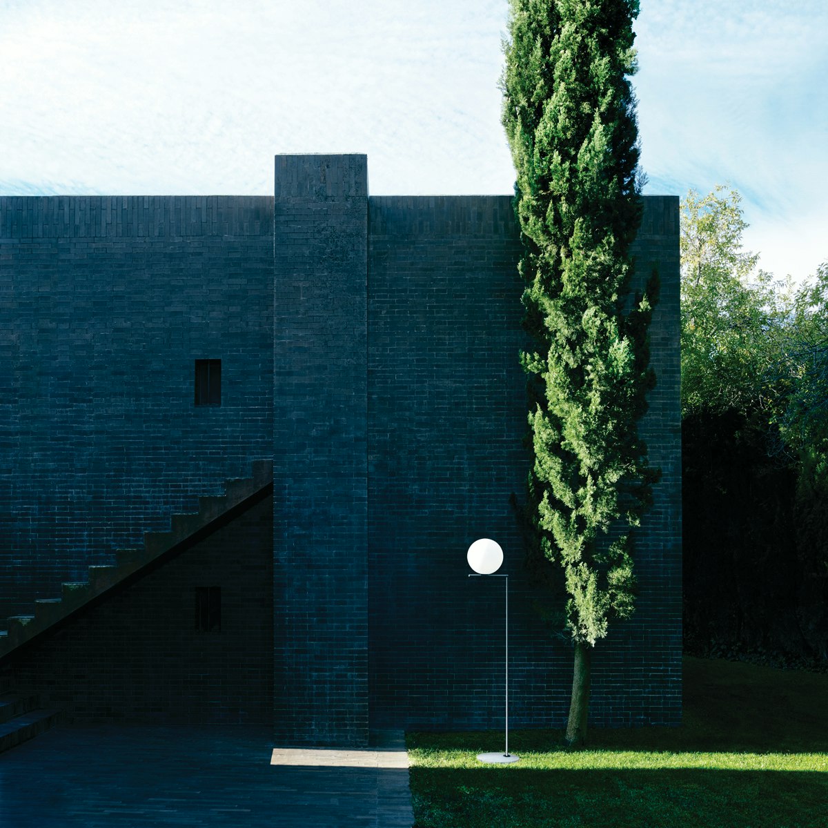 IC Outdoor Floor Lamp