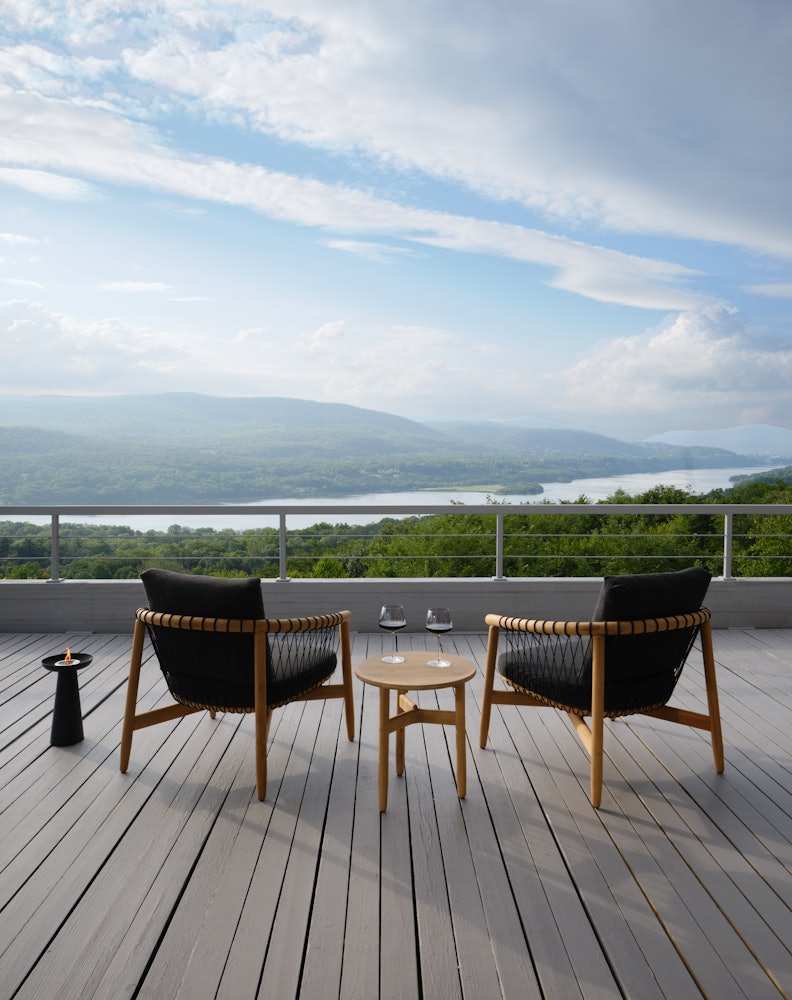 Crosshatch Outdoor Lounge Chair