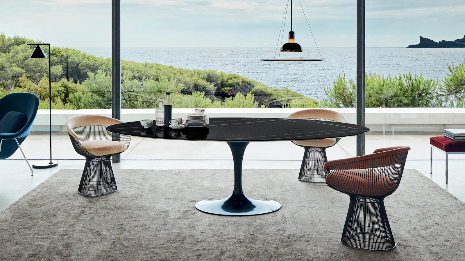 Knoll Saarinen Dining Table, Round