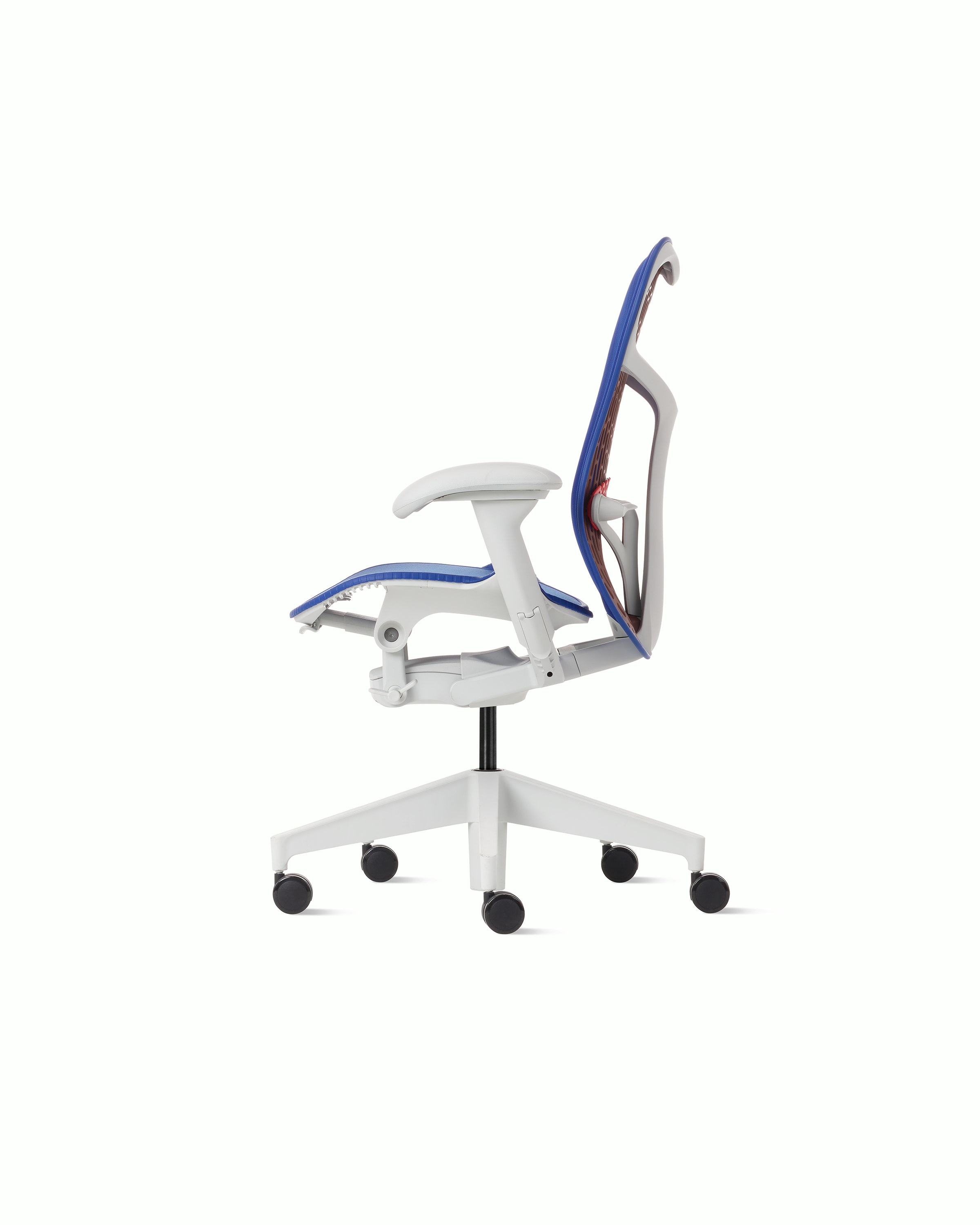 Side view of a Mirra 2 chair with a Butterfly back in ultramarine color-block and alpine frame.