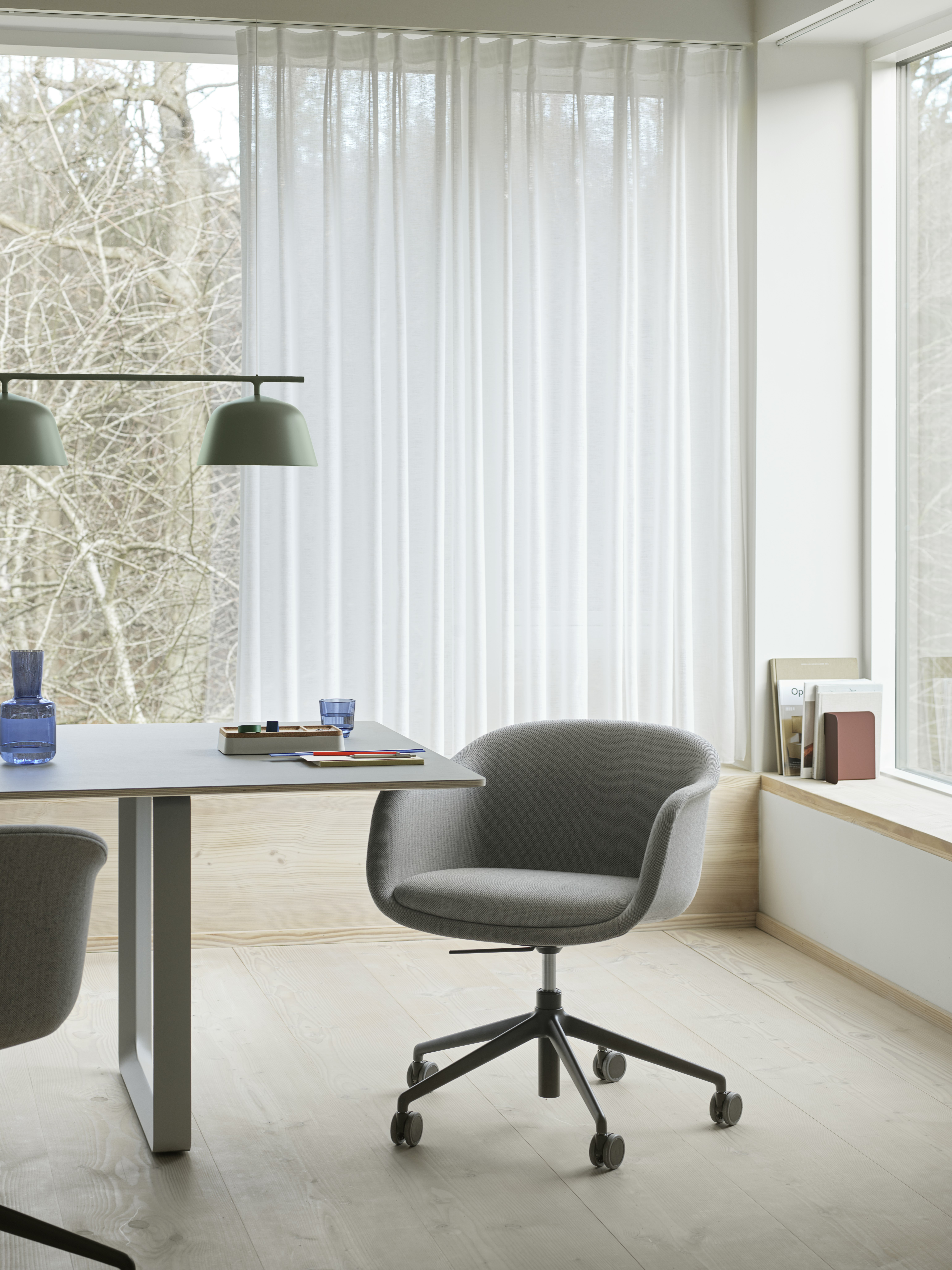 Fiber Conference Armchair - rewool 108 gas lift castors, 70/70 Table - grey, Ambit Rail Lamp - dusty green, Arrange Desktop