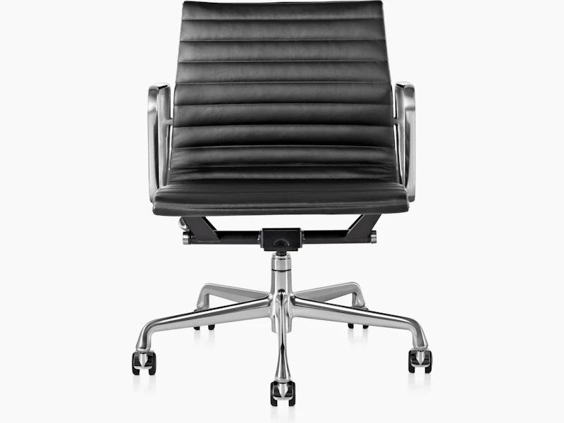 An Eames Aluminum Group Management Chair in Medly Pewter with a polished aluminum base.