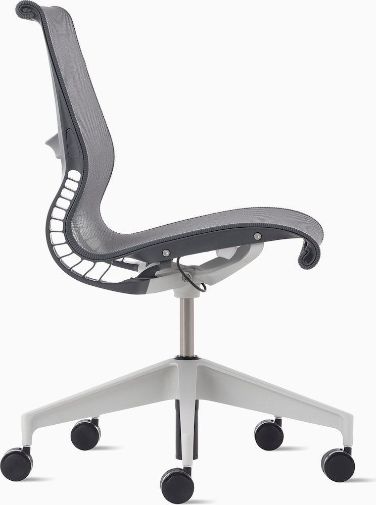 Side view of a Setu chair without arms in grey.