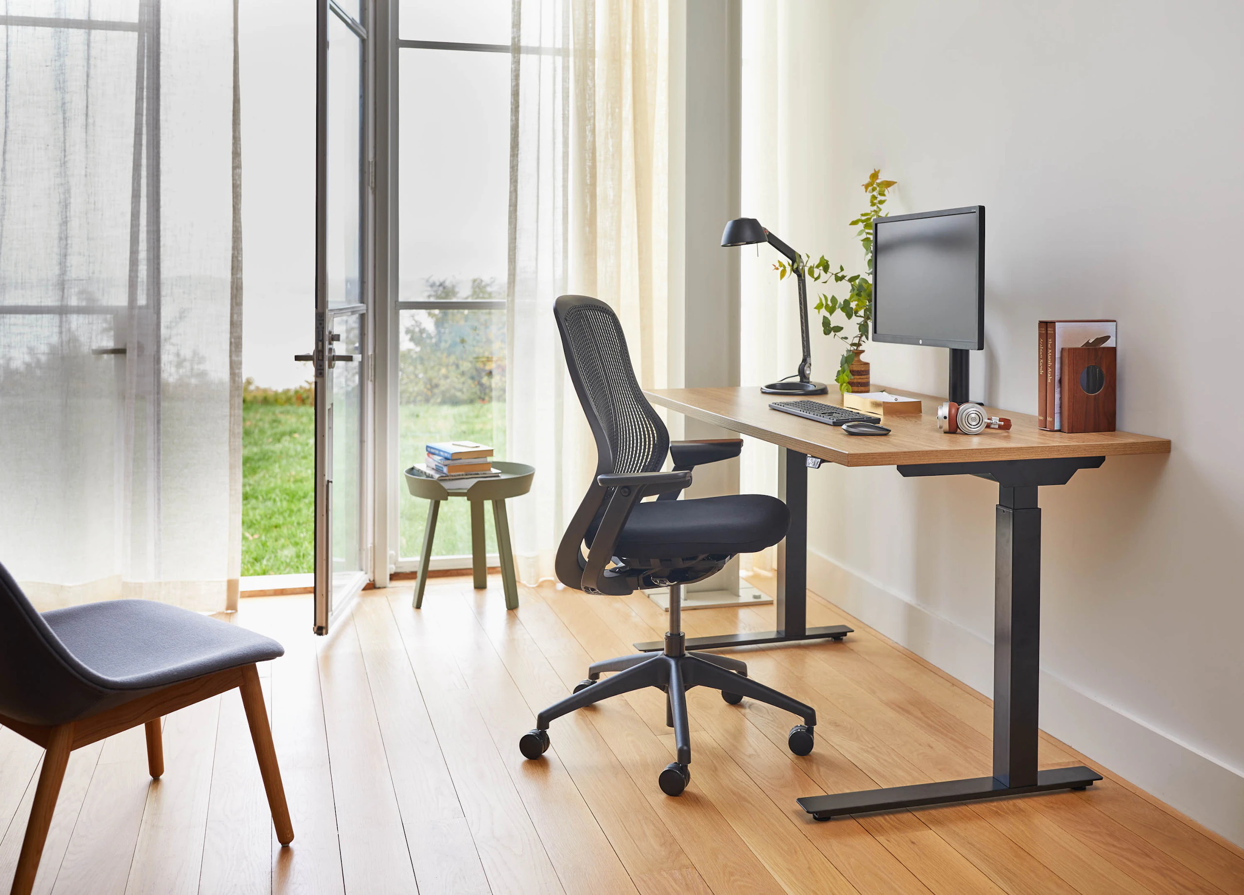 hipso height adjustable desk regeneration by knoll chair copeland light cover lounge chair around table work from home muuto