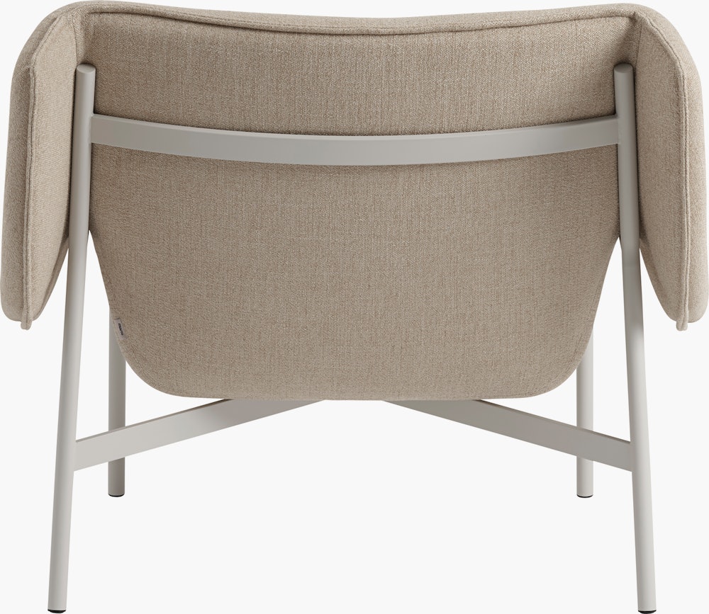 Wrap lounge chair grey ecriture 240 angle Muuto hi res
