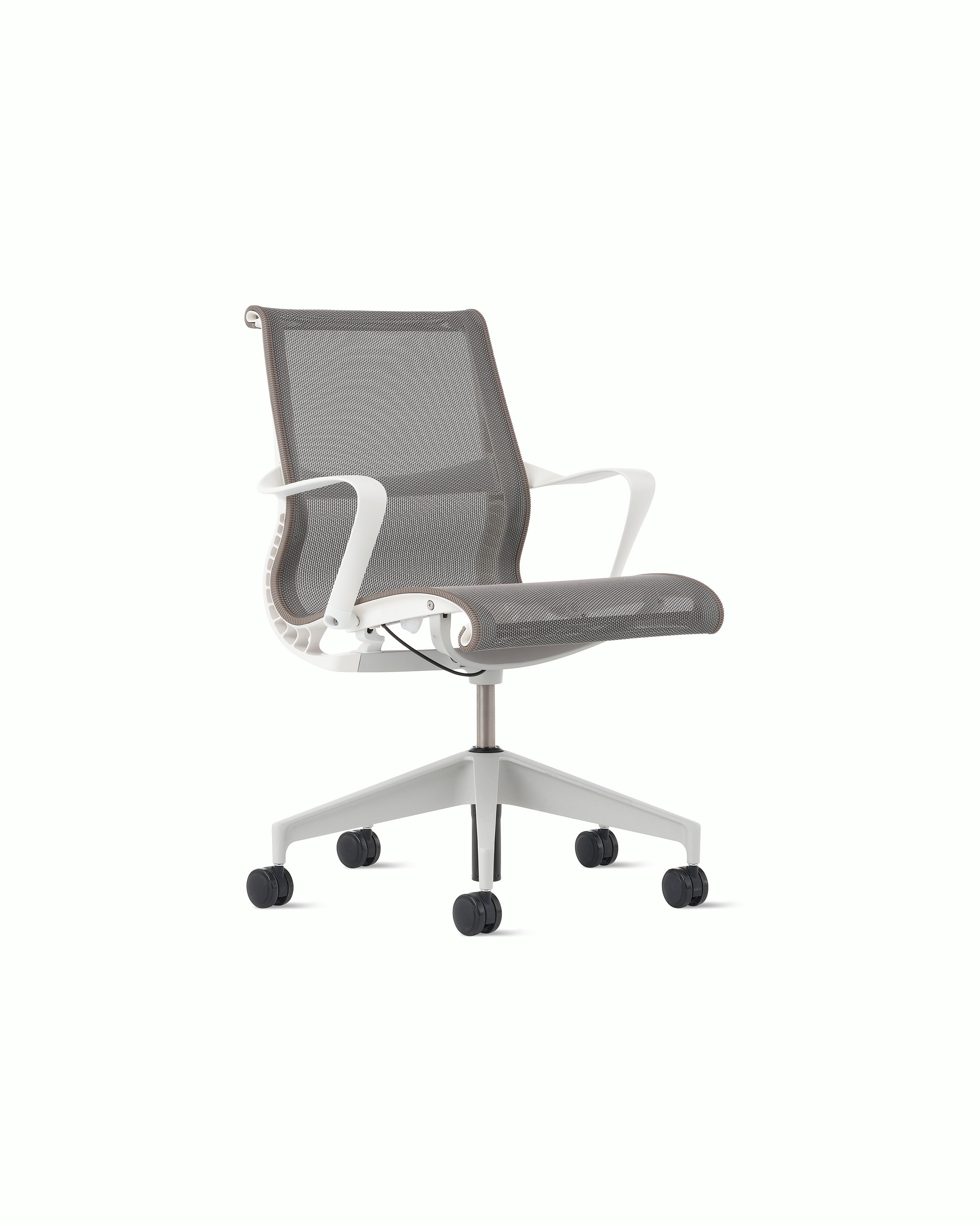 Front angle view of a Setu chair with fixed arms and frame in white, base in silver and suspension in light brown.