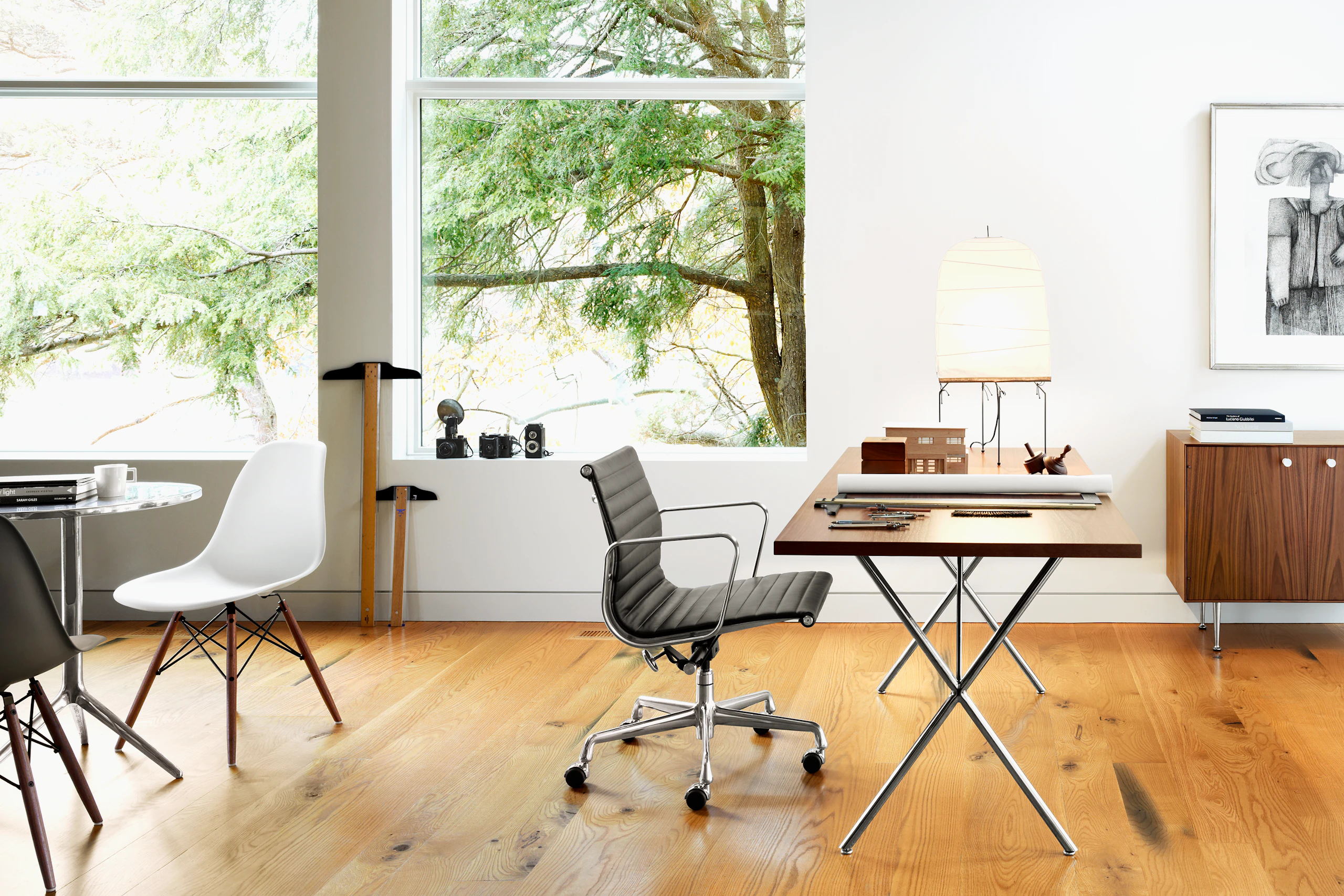 Eames Aluminum Group Chair