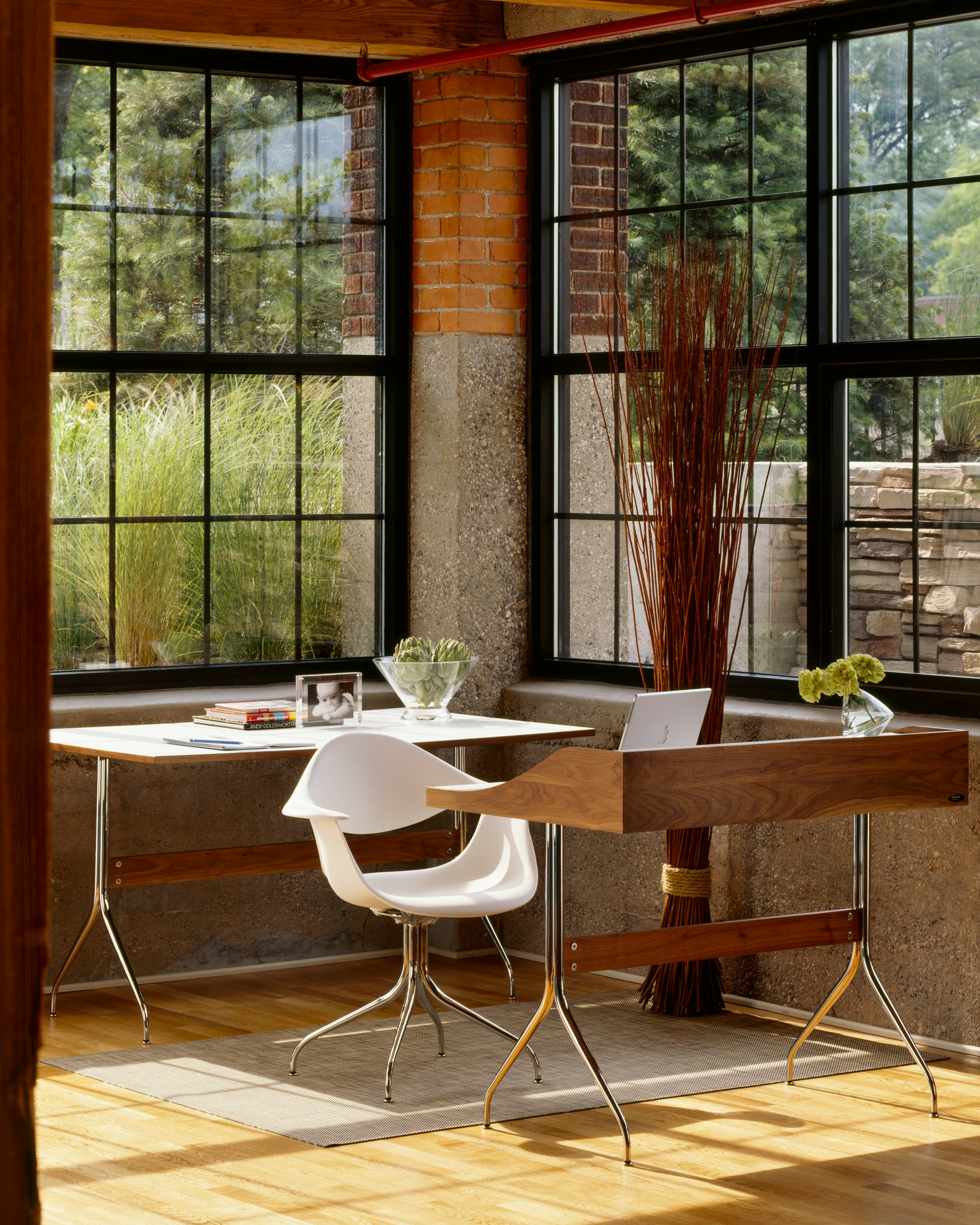 Nelson Swag Leg Armchair