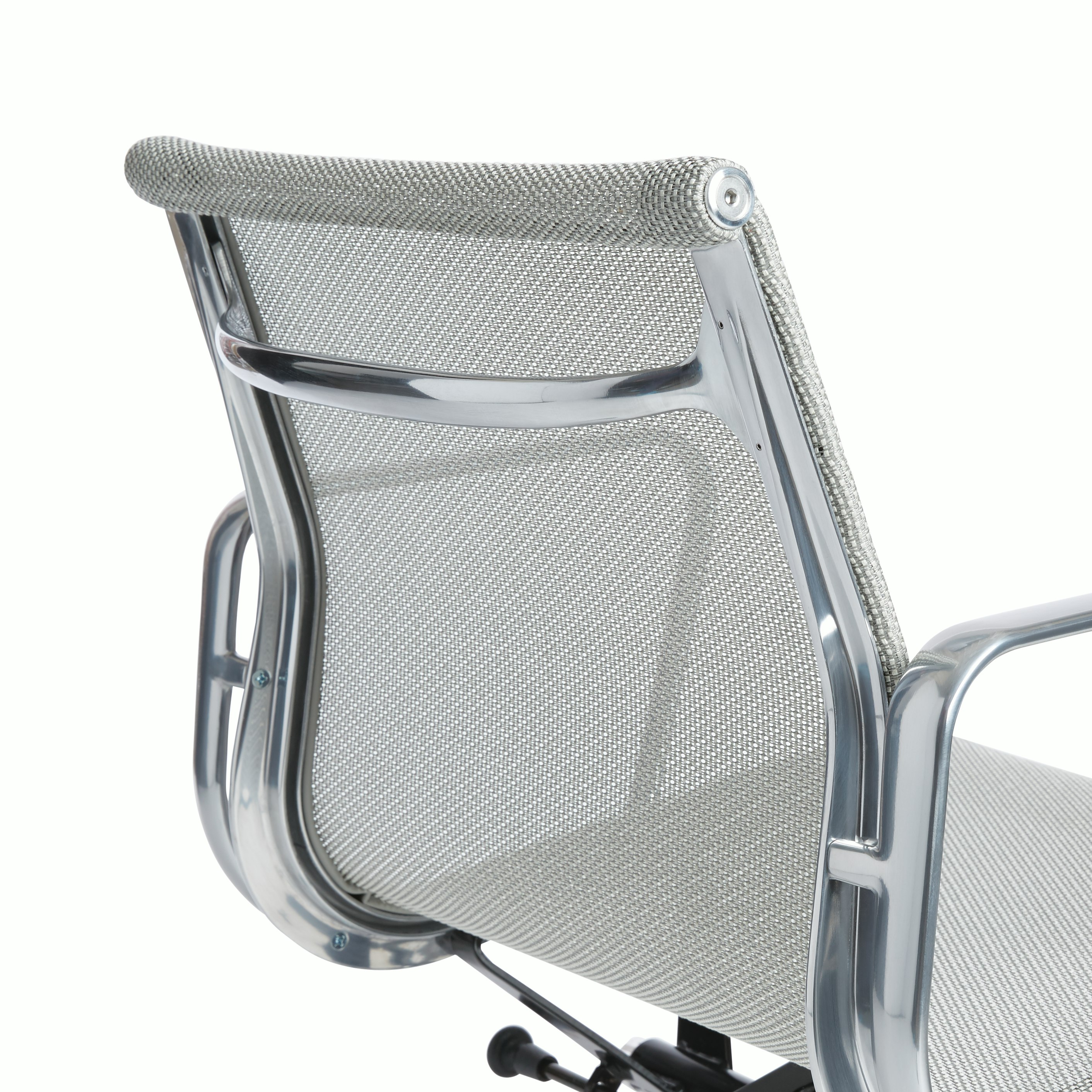 Eames Aluminum Management with Pneumatic Lift
