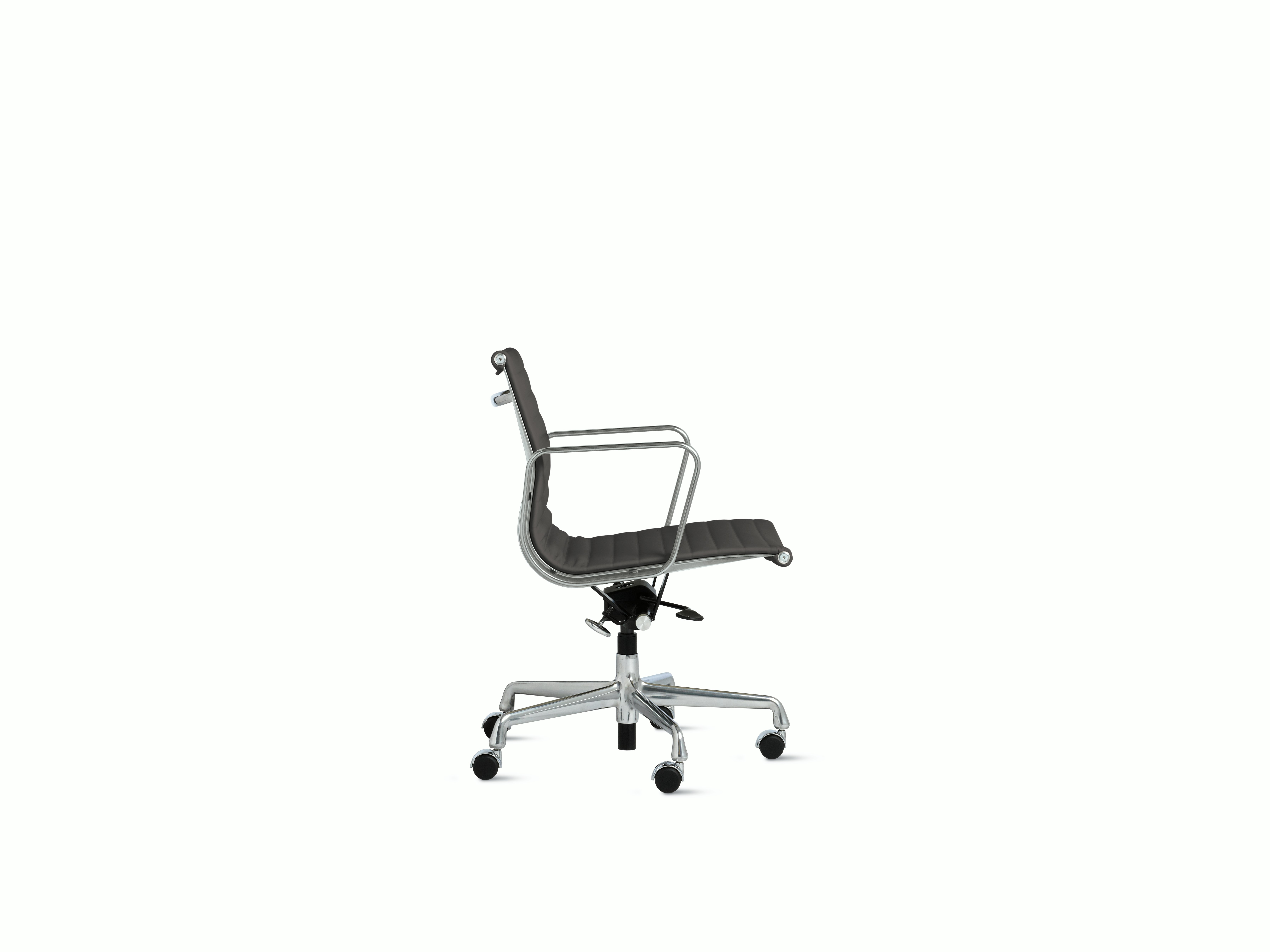 Eames Aluminum Group Management Chair with Pneumatic Lift