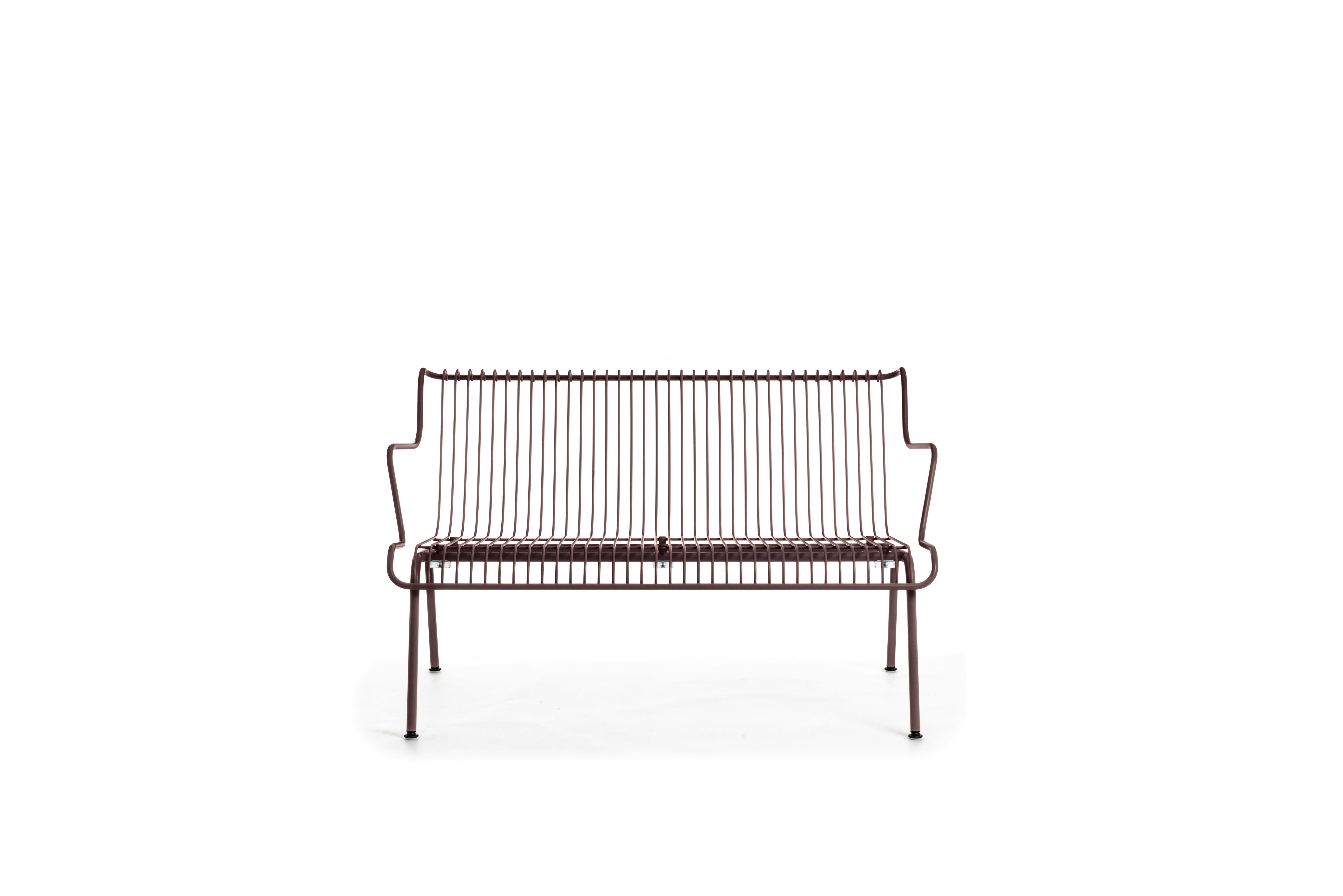 South Outdoor Lounge Bench with Arms - Bordeaux