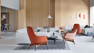 DWR Eames loungestoel en Knoll sokkeltafel