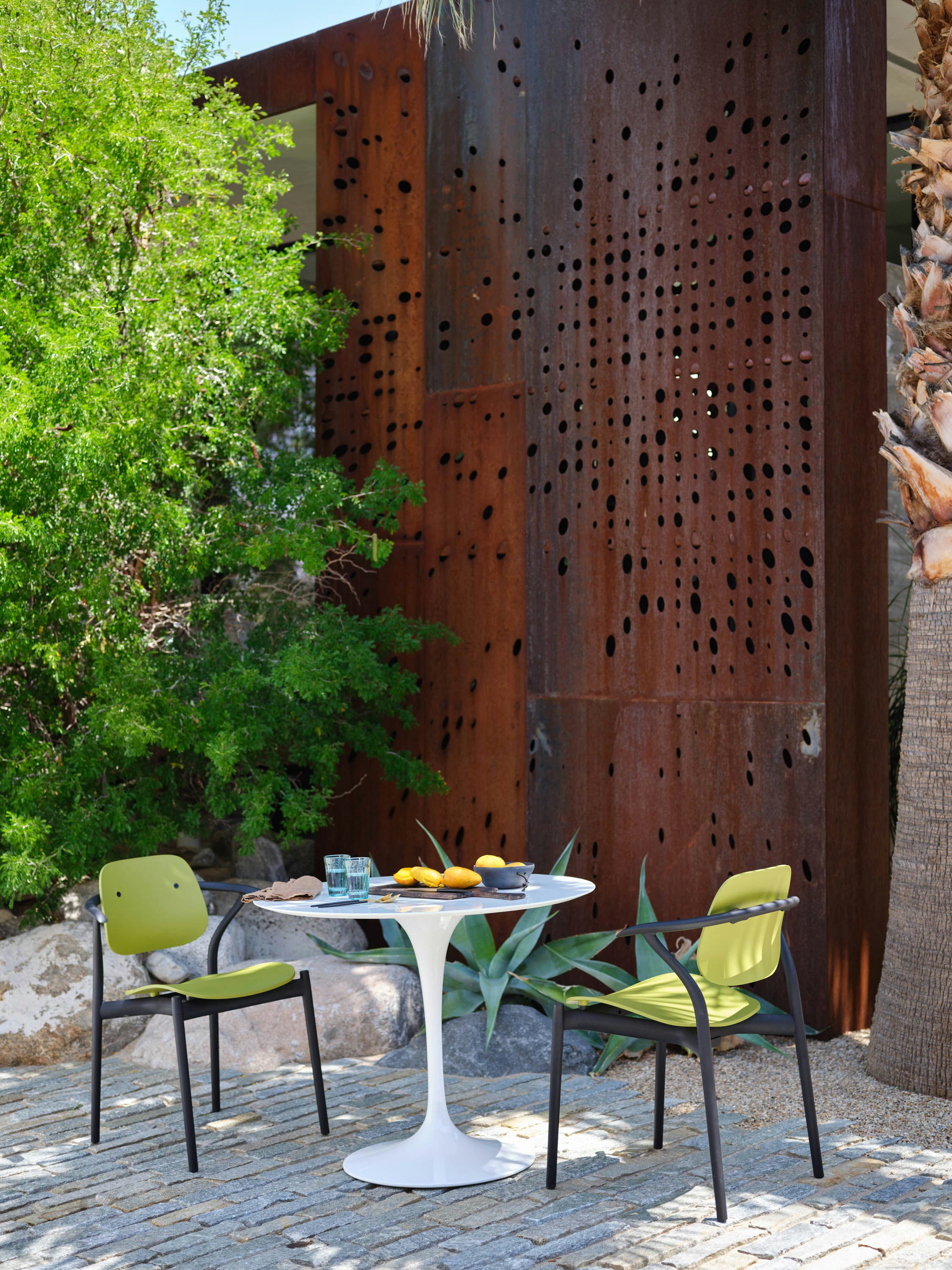 Iquo Stacking Armchair