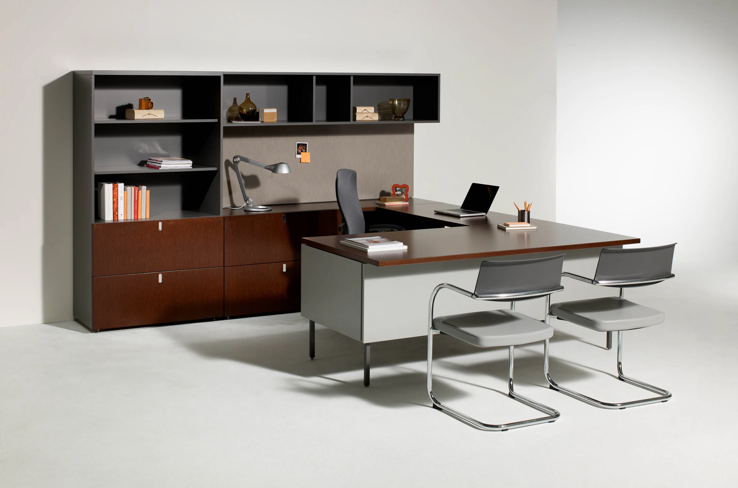 Antenna Workspaces U-Shaped Private Office