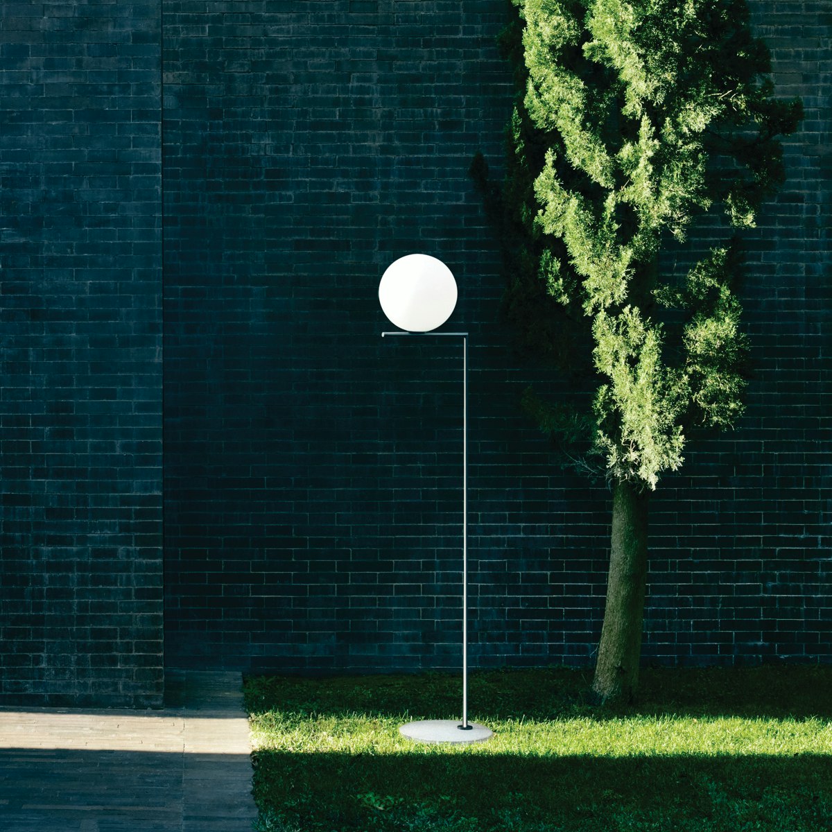 IC Outdoor Floor Lamp