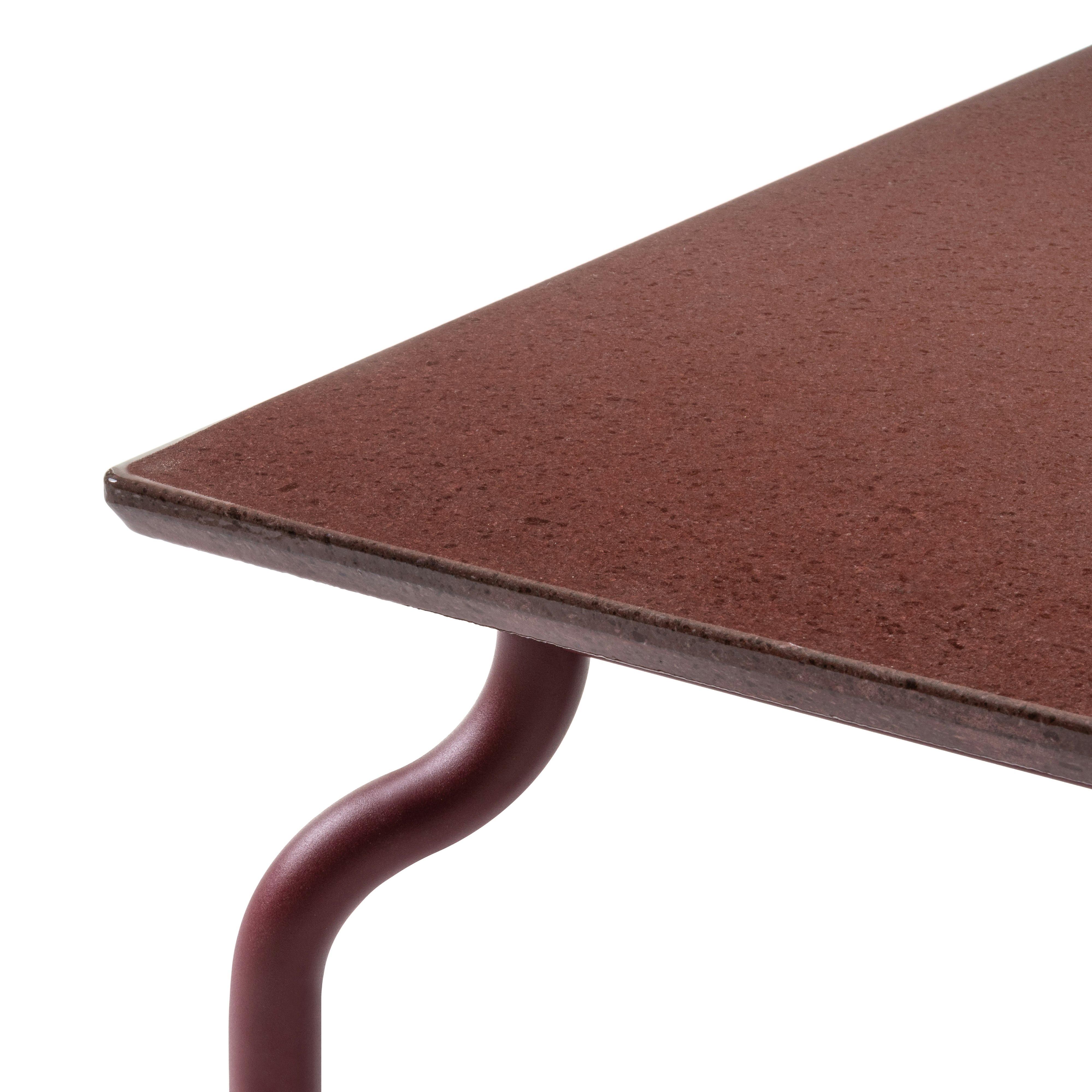 South Outdoor Coffee Table - 47" x 47"" - Lava Stone Red / Bordeaux"