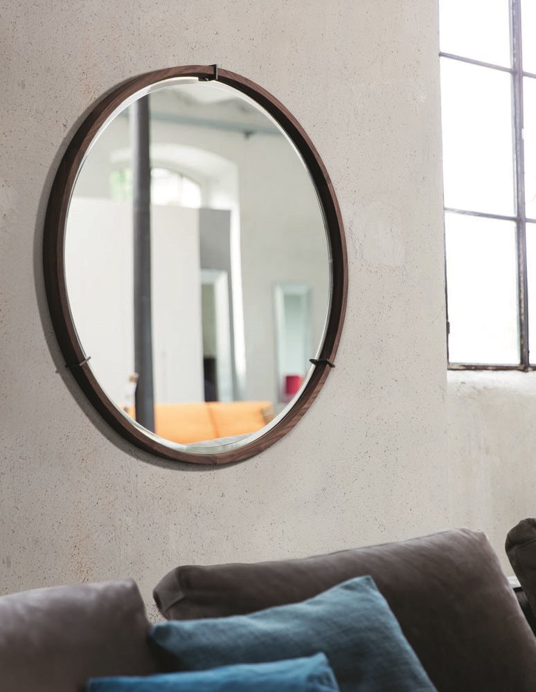 Levante Mirror