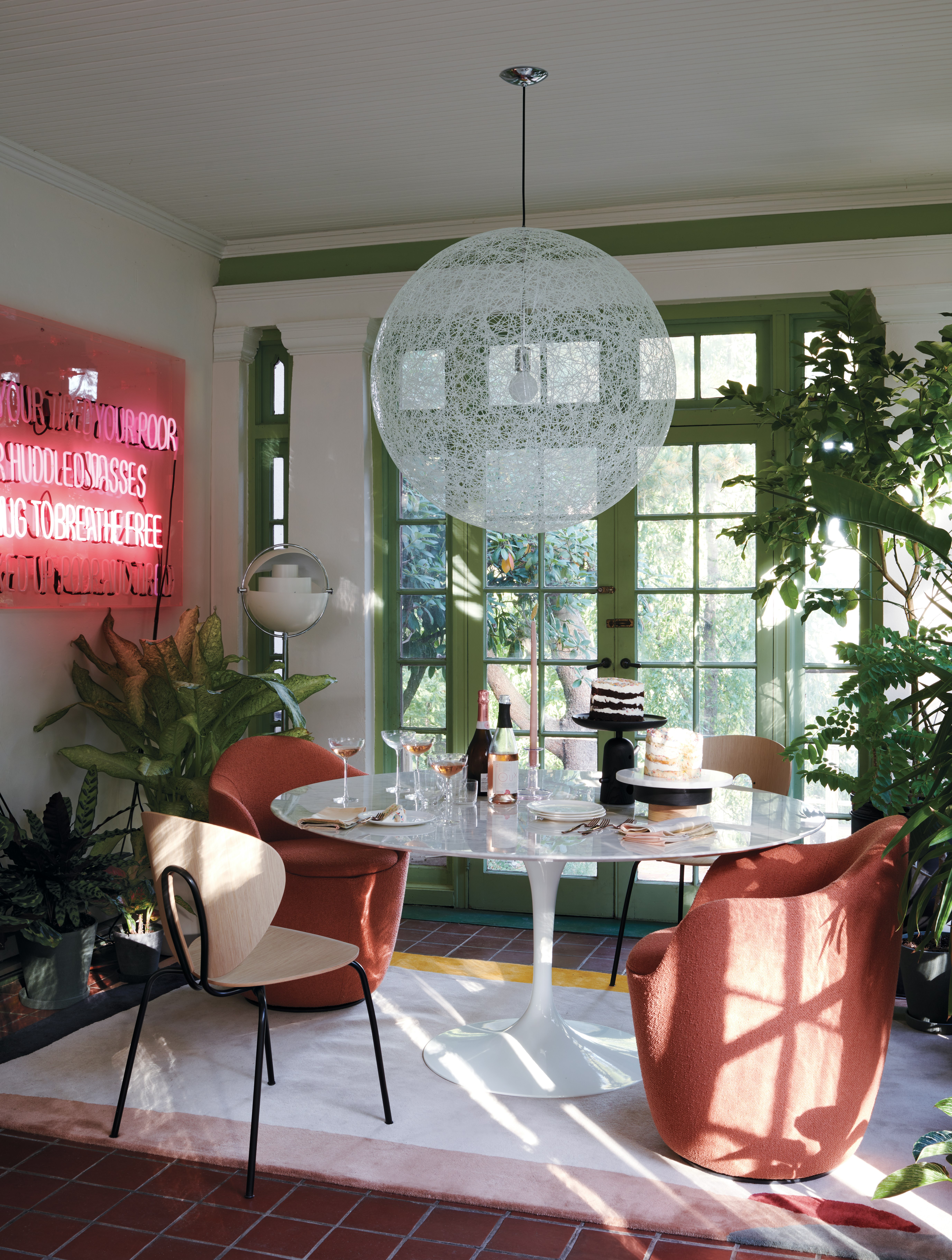 Saarinen Dining Table 60