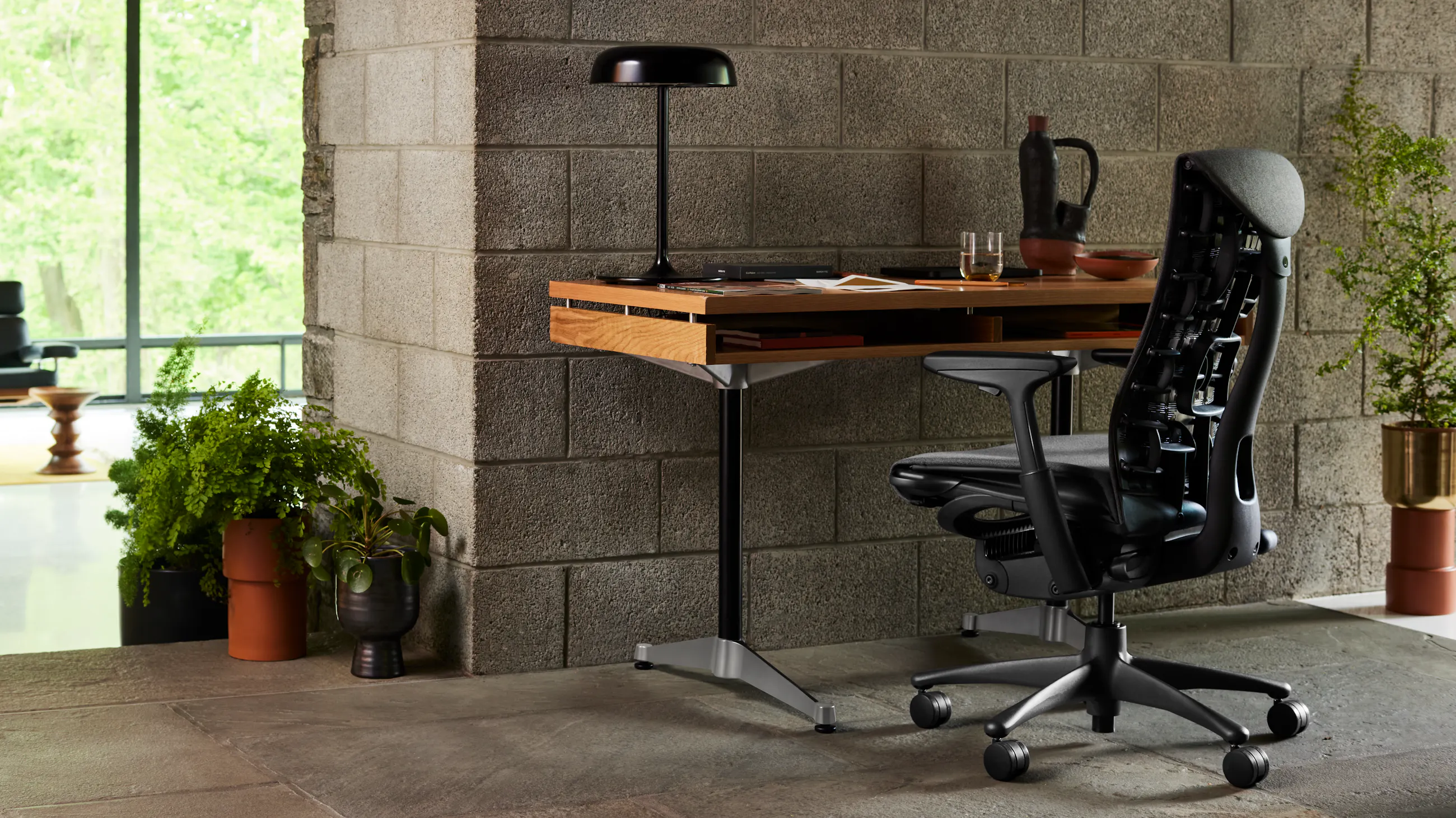 Herman Miller Computer Desk Herman Miller Aeron Size B Computer Desk herman-miller-computer-desk-herman-miller-aeron-size-b-computer-desk