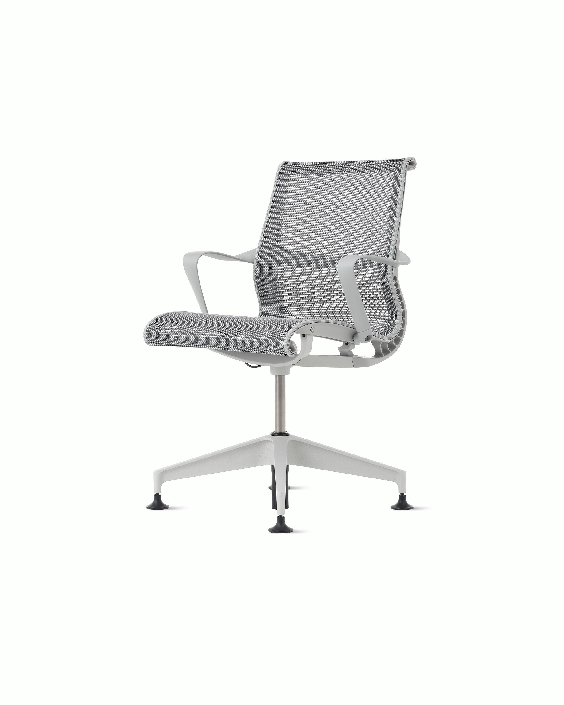 Front angle view of a Setu side chair with fixed arms in light grey with a silver alloy base.
