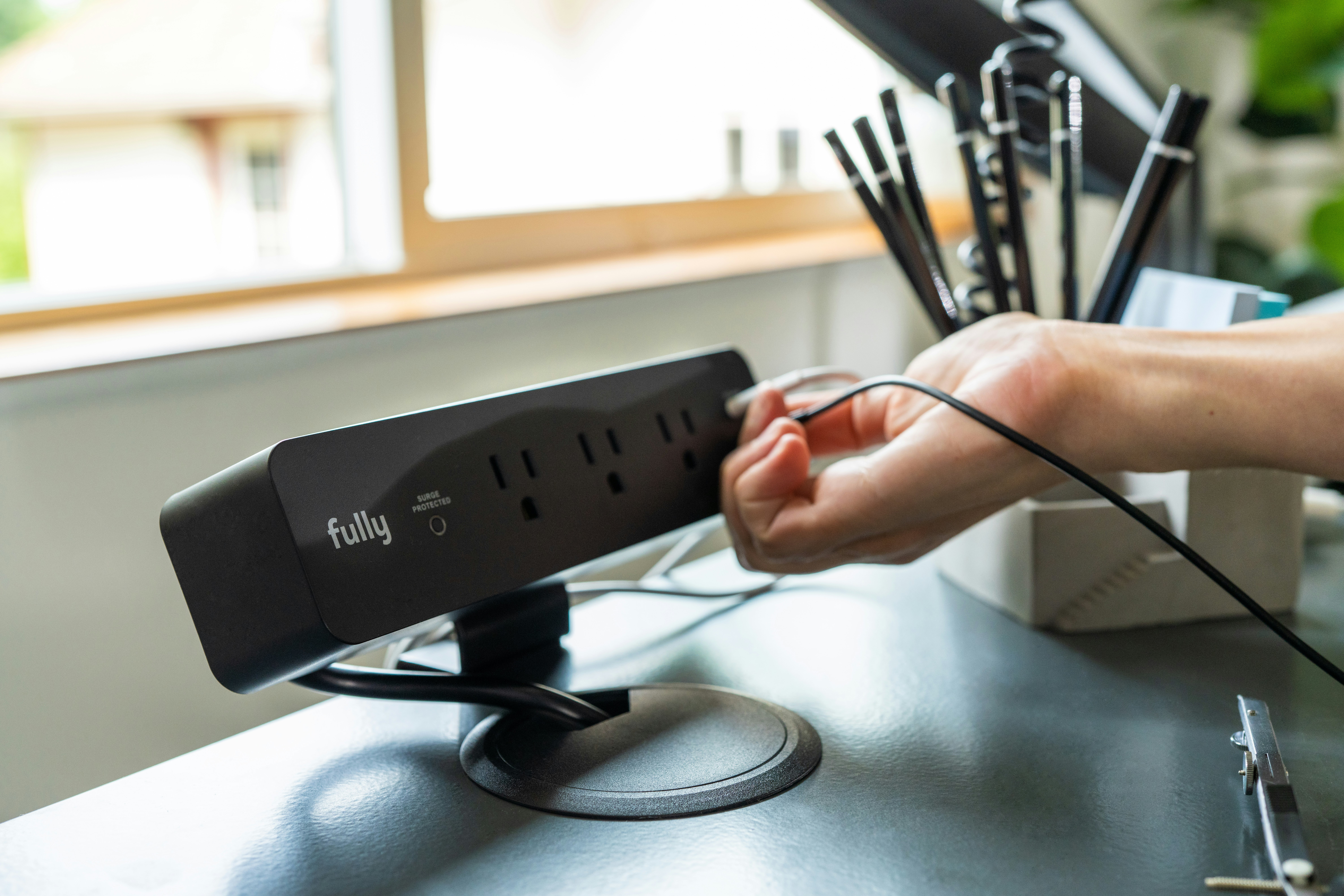 Fully Clamp-Mounted Surge Protector