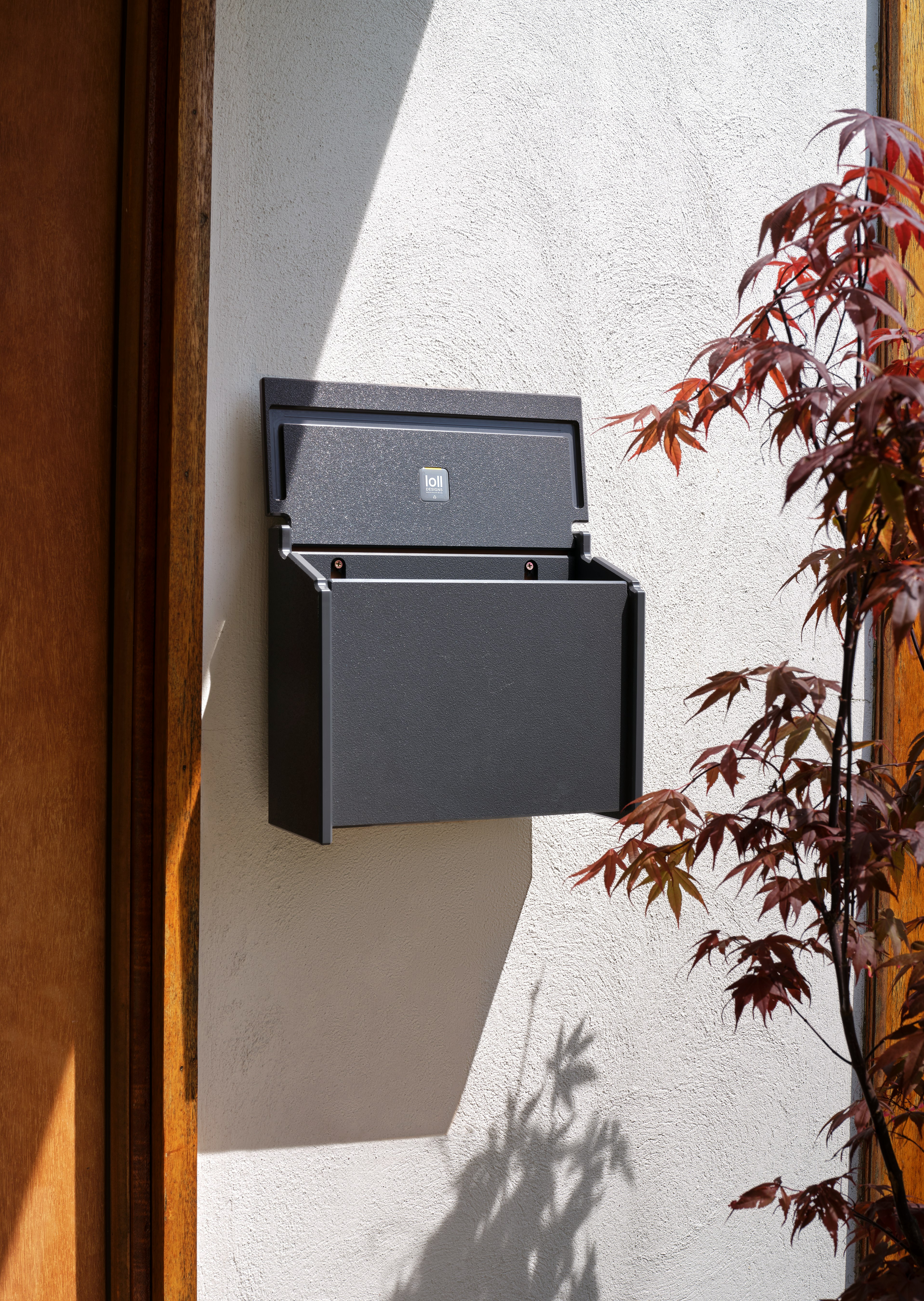 Loll Wall Mounted Mailbox