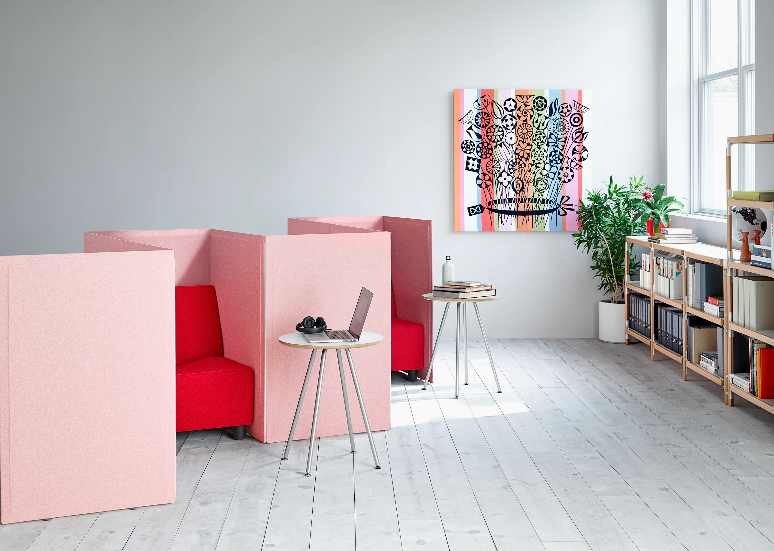 Freestanding Pari Screens with Swoop Lounge Furniture