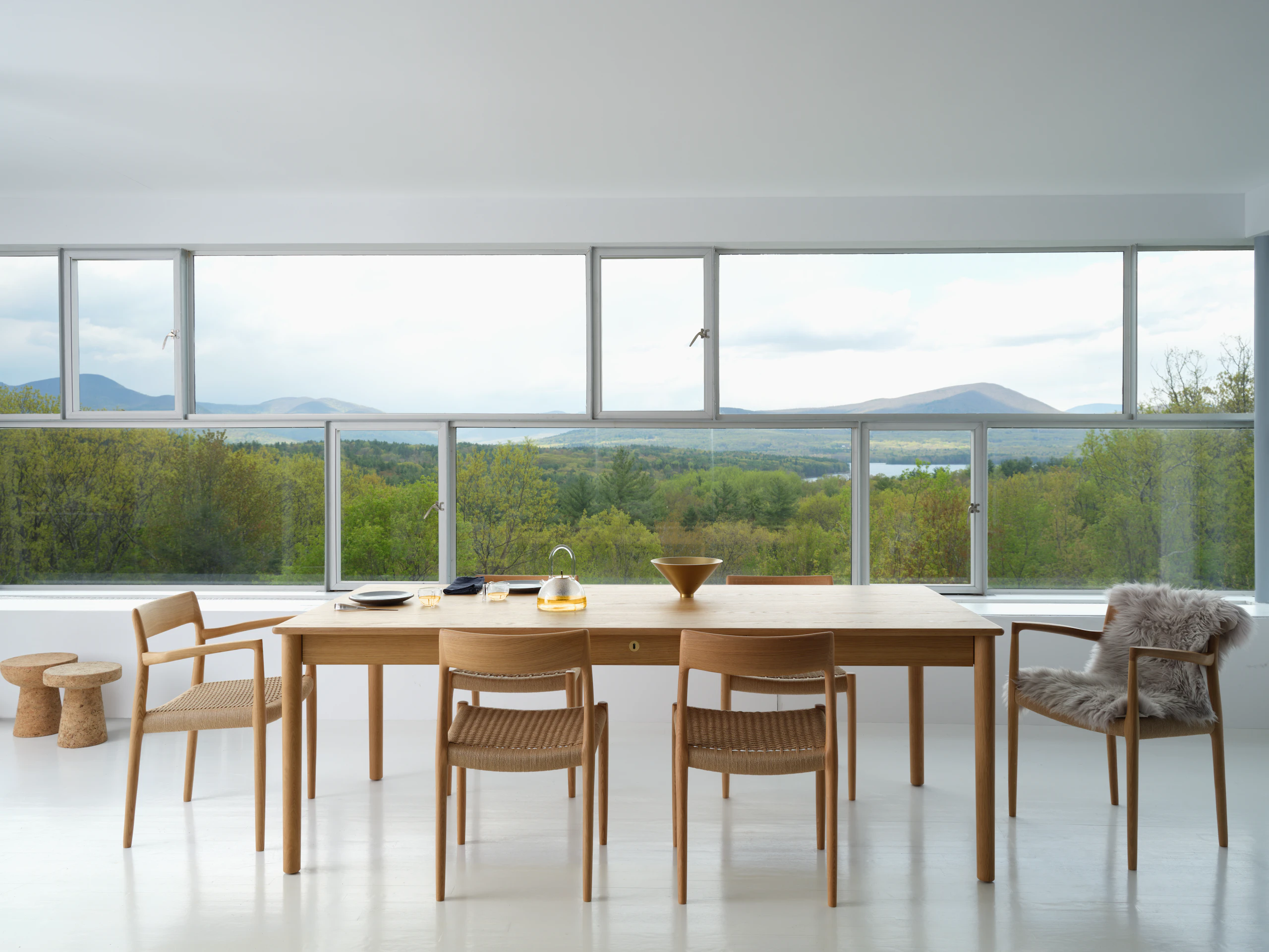 Edel Table with Moller 77 and 57 Chairs