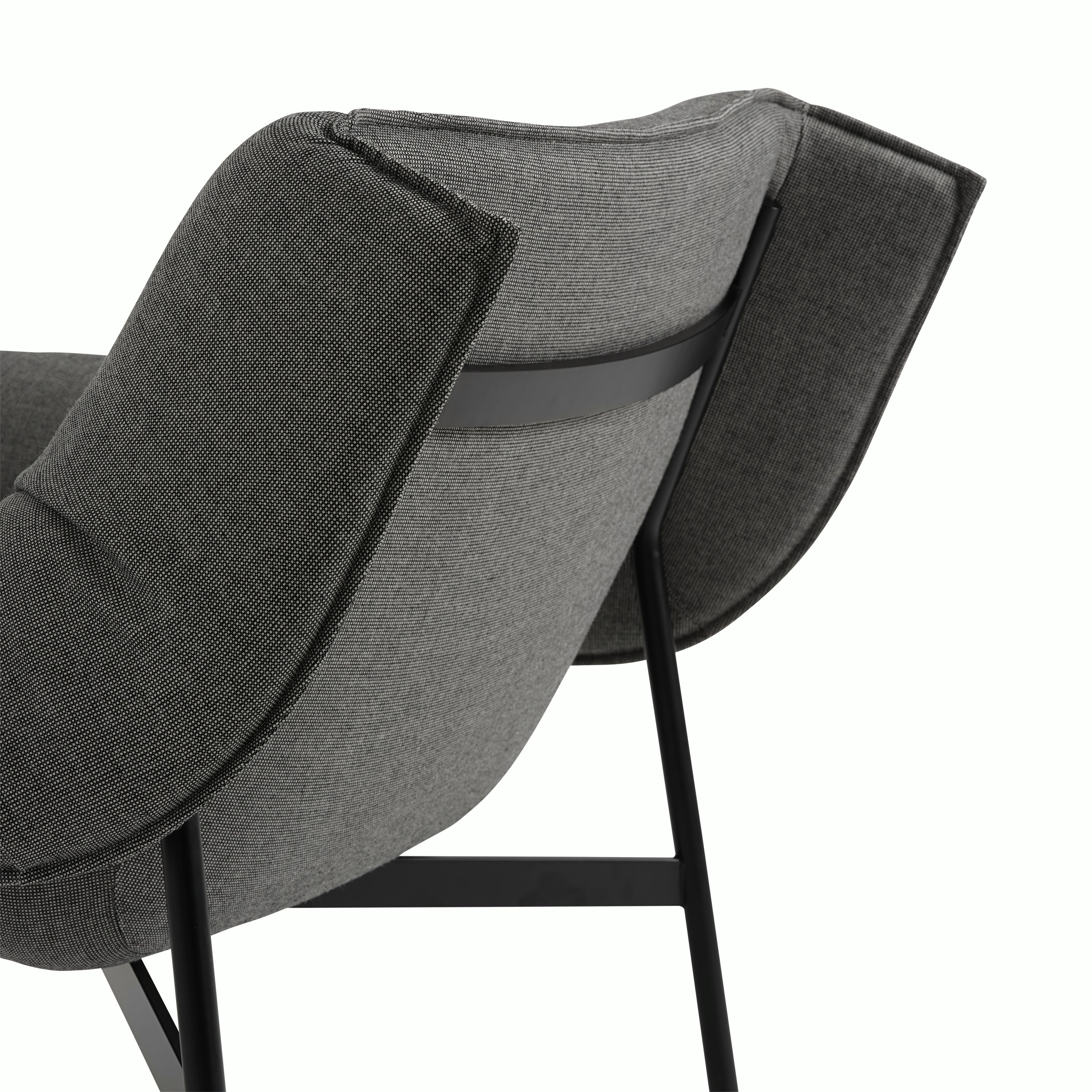 Wrap lounge chair black sabi 151 detail 1 Muuto hi res