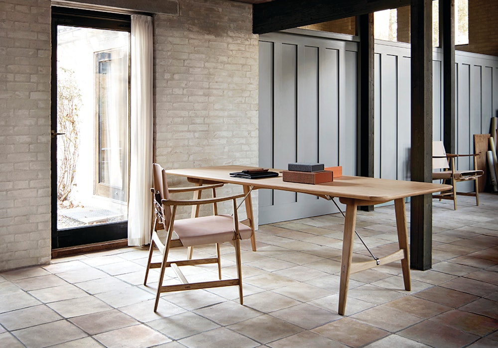 BM 1106 Huntsman Chair