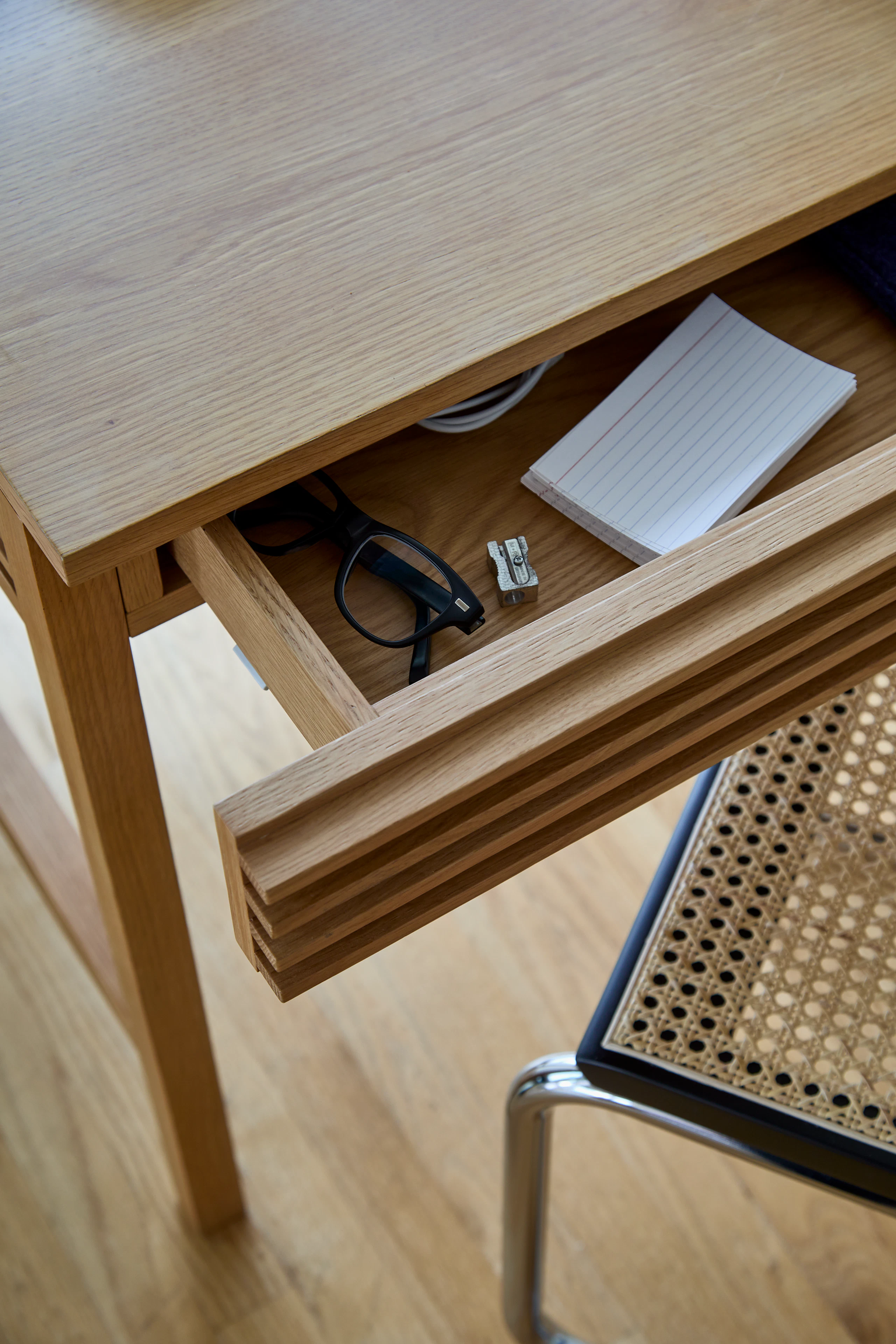 Line Mini Desk