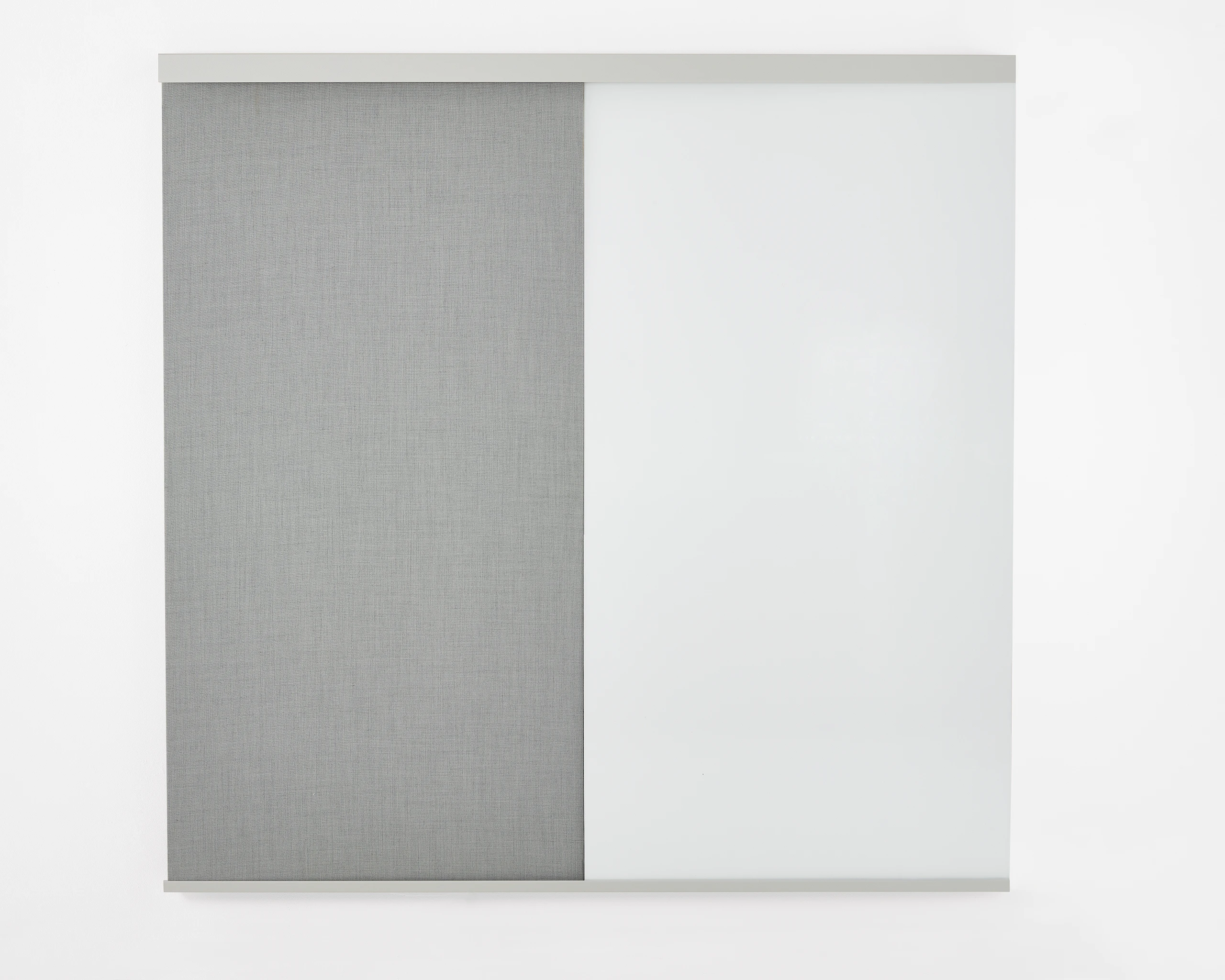 OE1 Wall Rail with fabric project board and marker board, viewed from the front.