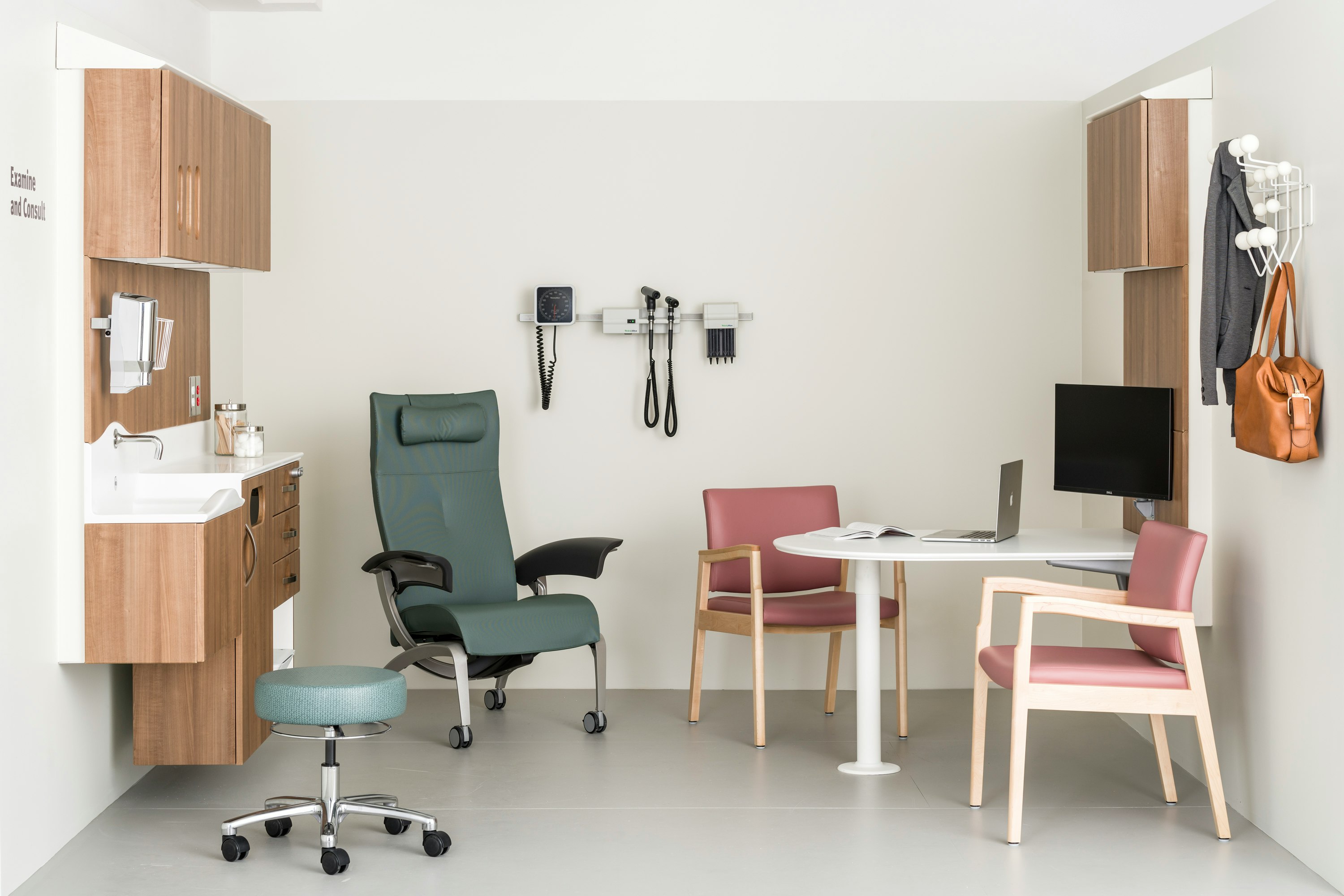 A patient environment with Monarch Multiple chairs and a Nala Patient Chair.