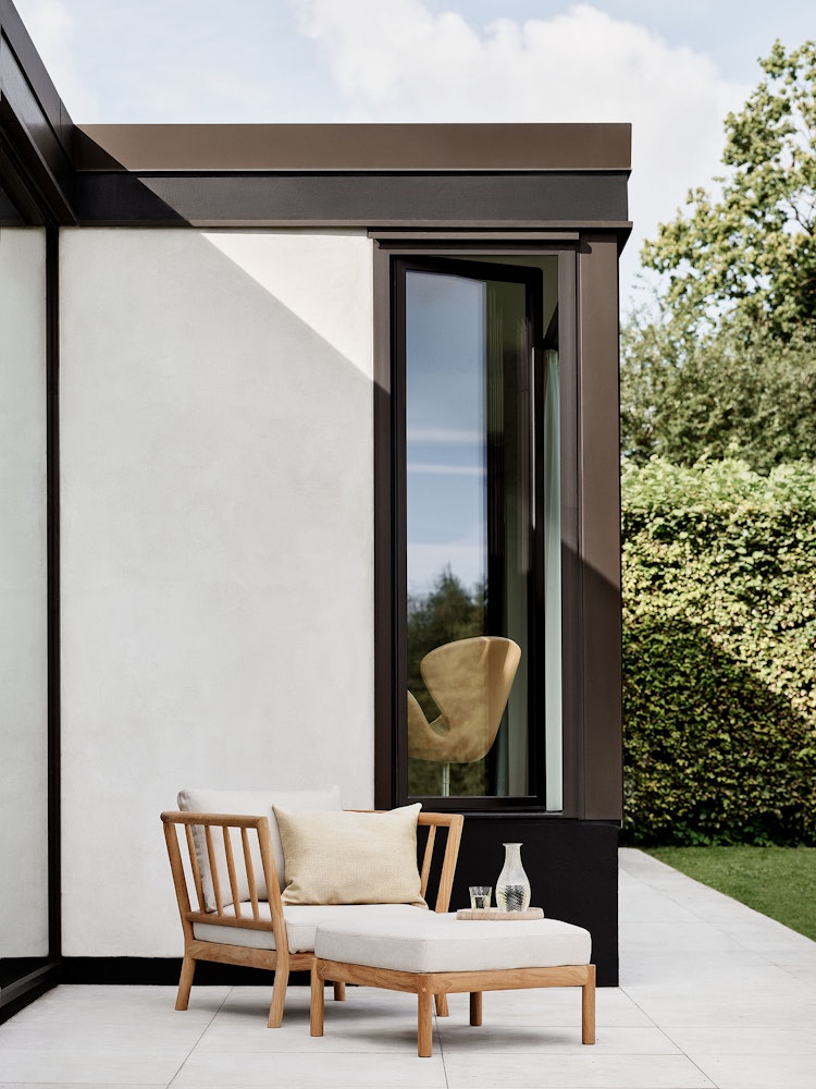 Tradition Outdoor Lounge Chair