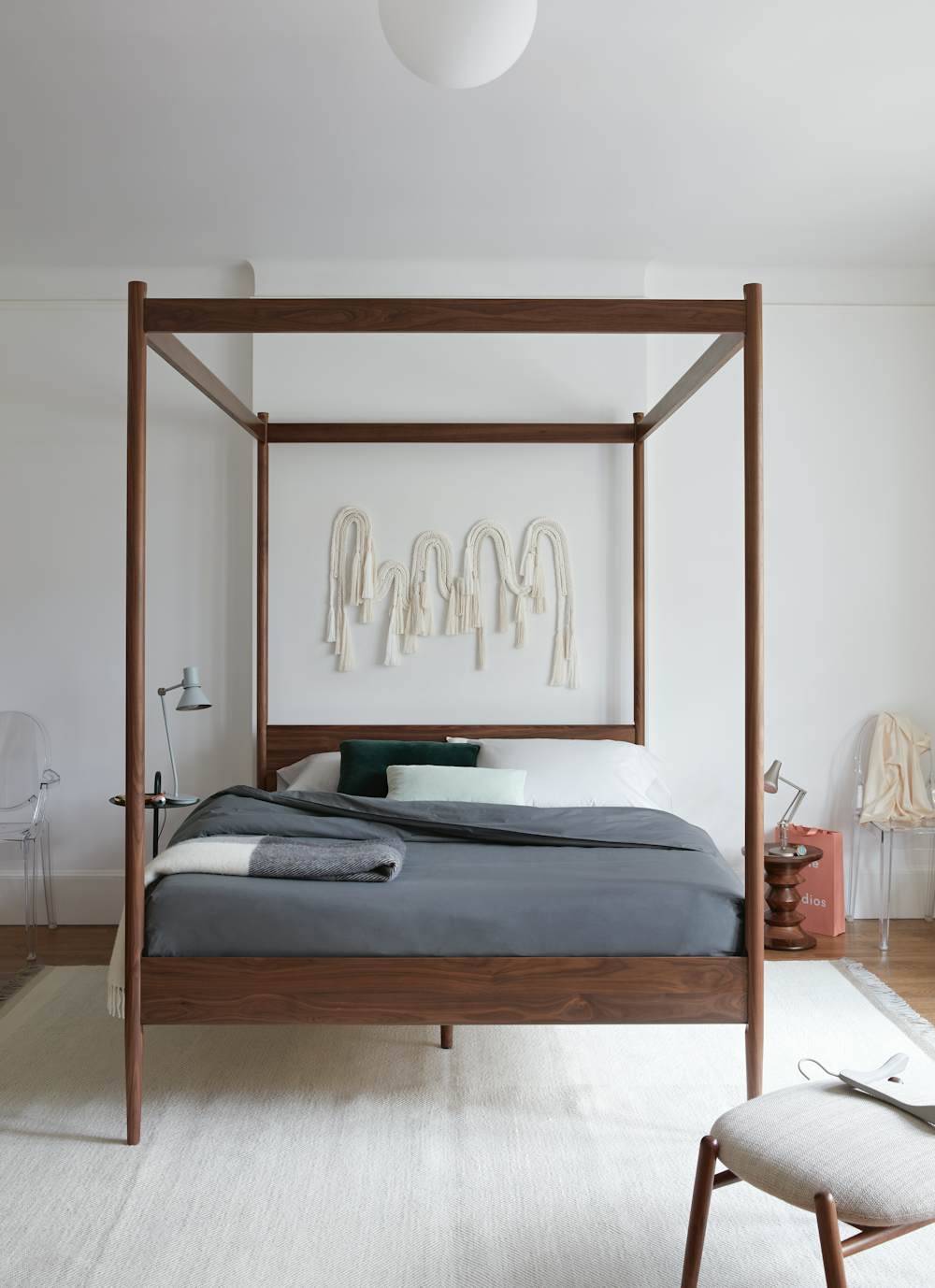 Cove Canopy Bed Queen