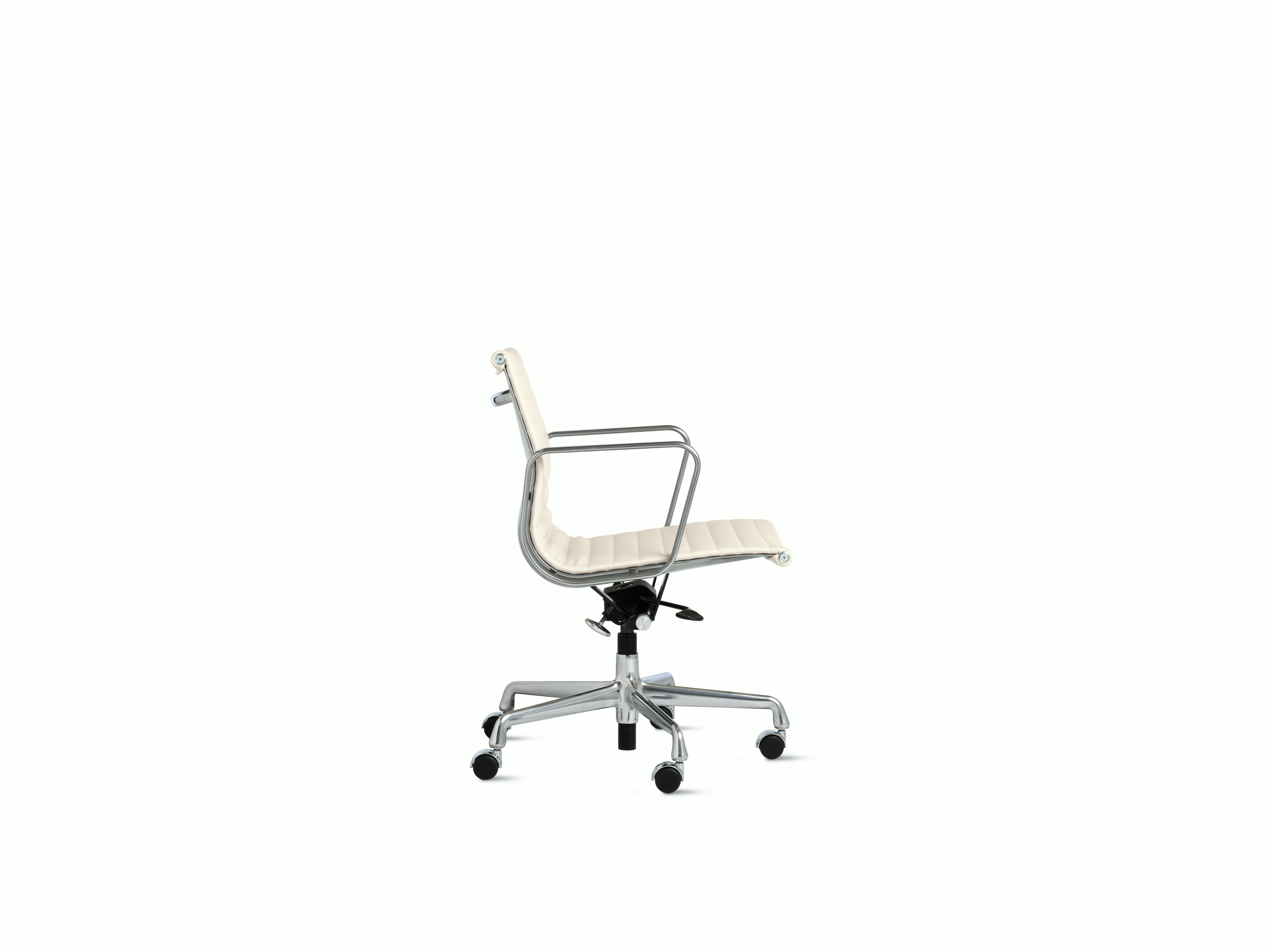 Eames Aluminum Group Management Chair with Pneumatic Lift
