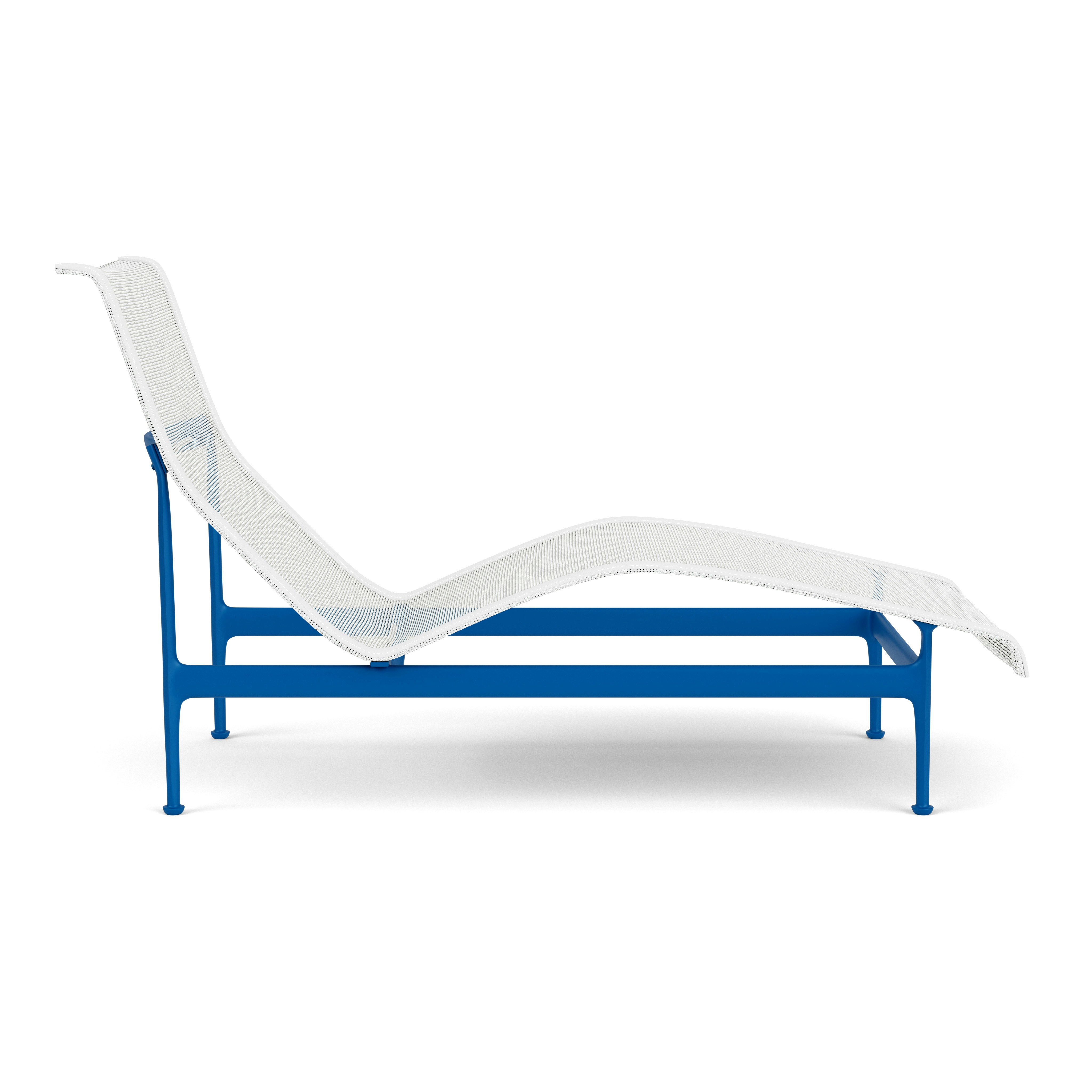 1966 Collection Contour Chaise