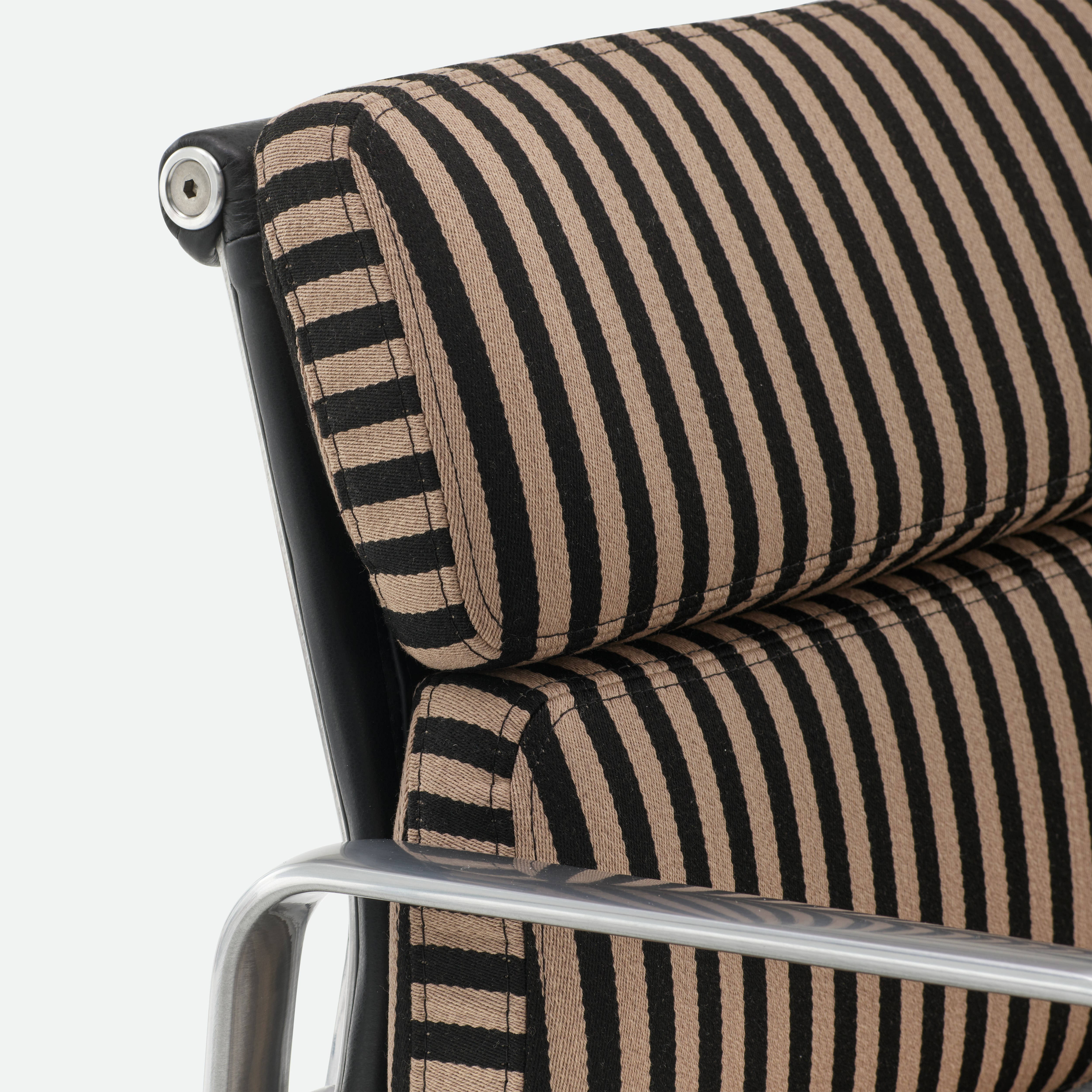 Eames Soft Pad Chair