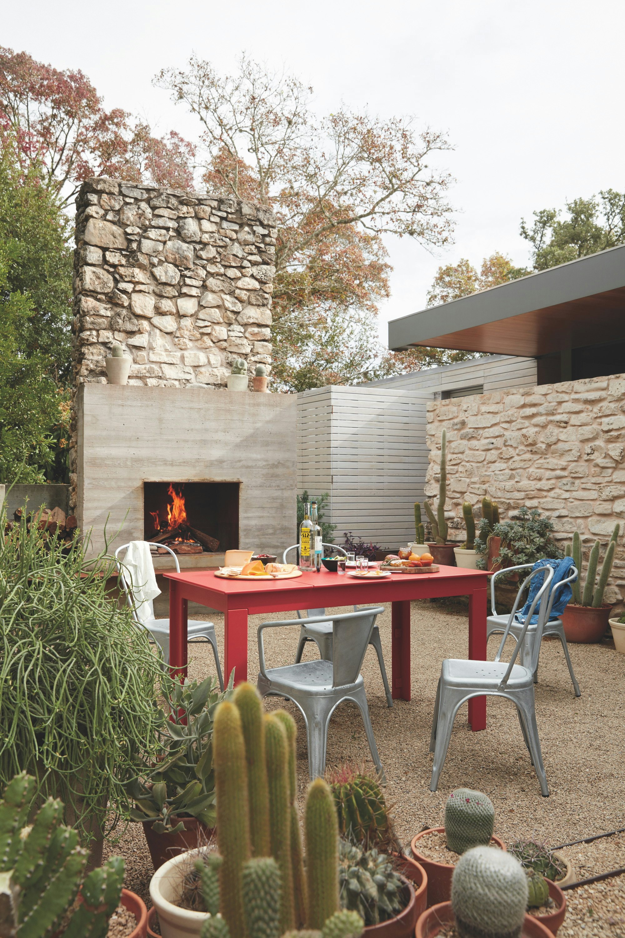 Lollygagger Picnic Table