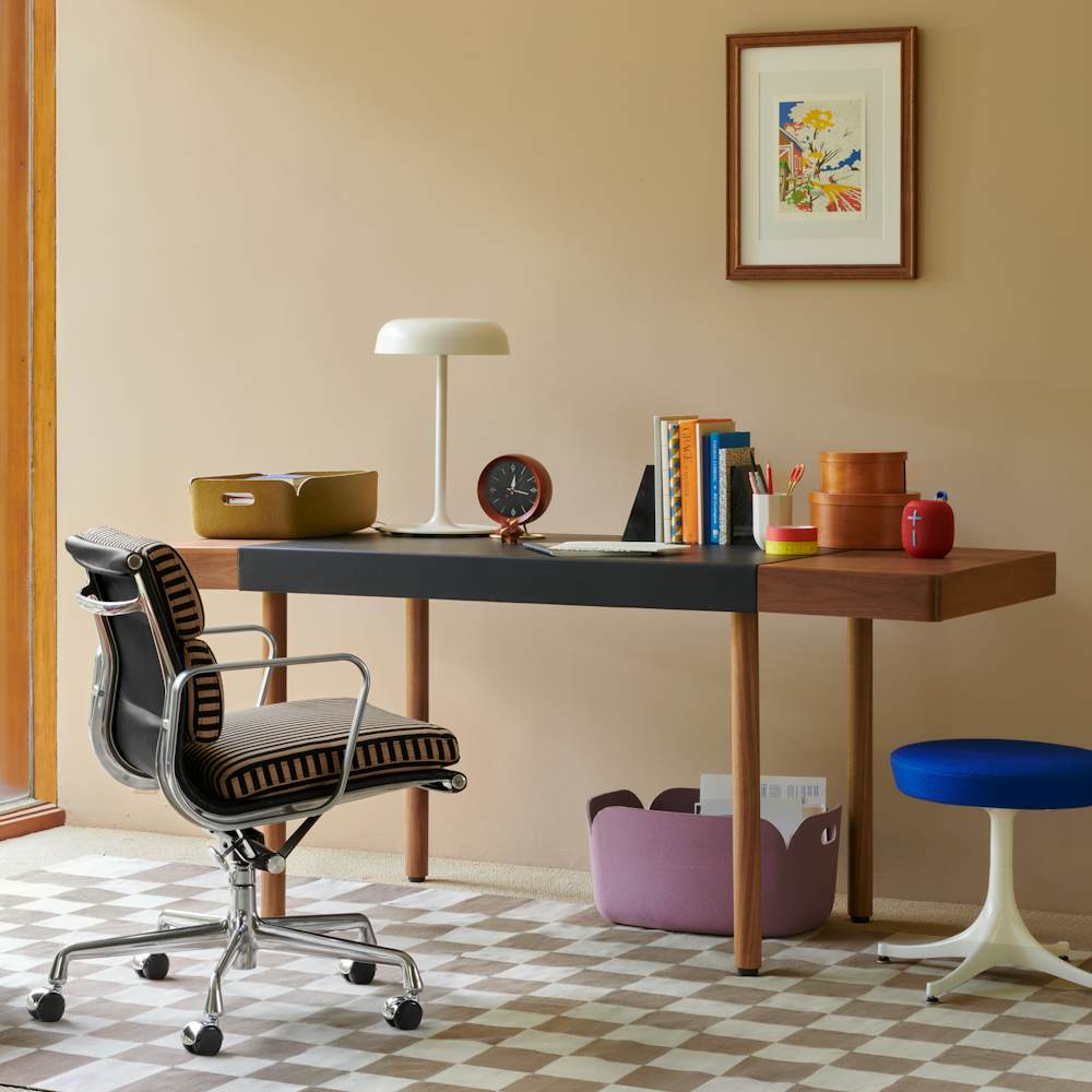 Office chairs and desks for sale hotsell