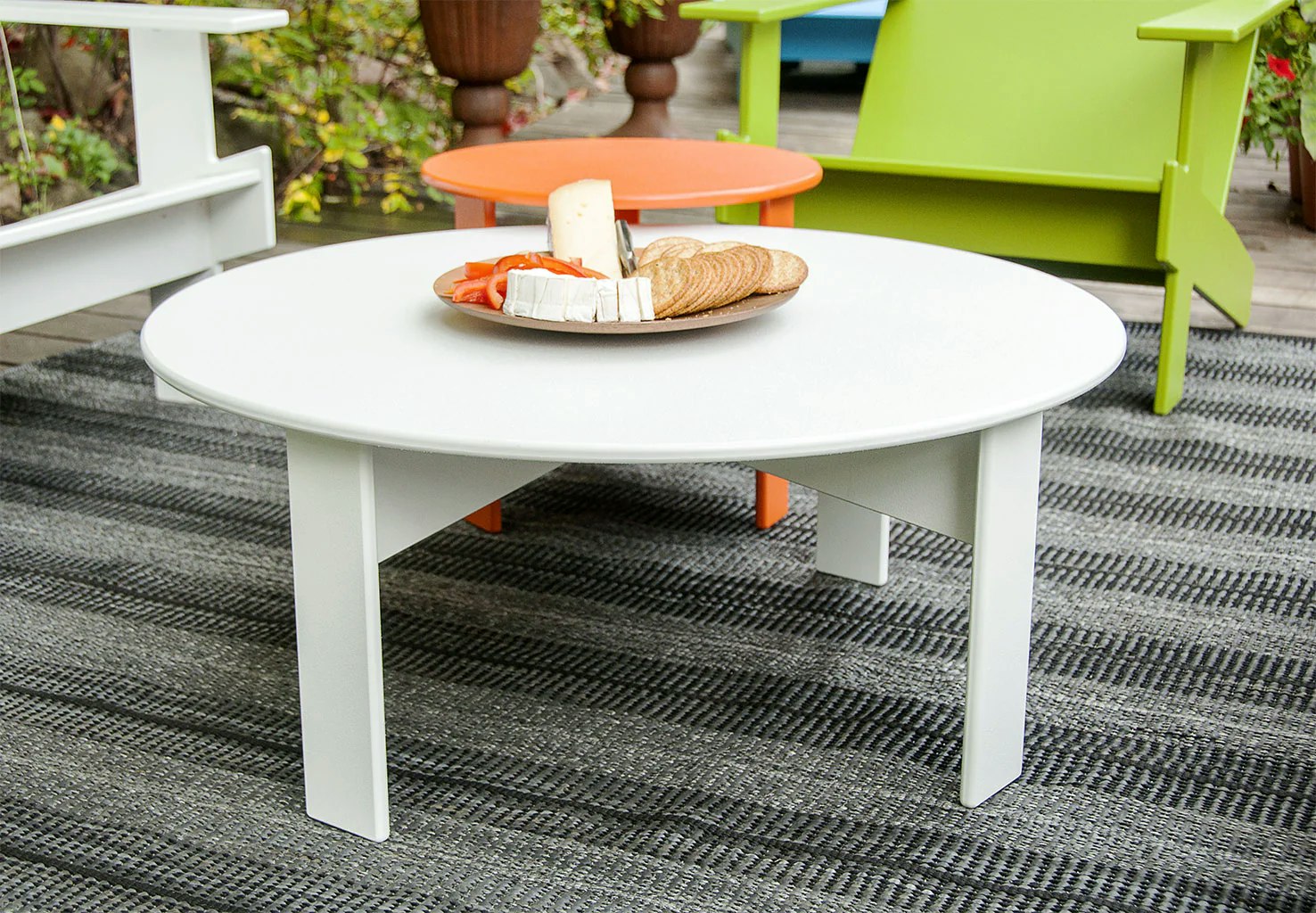 Lollygagger Cocktail Table