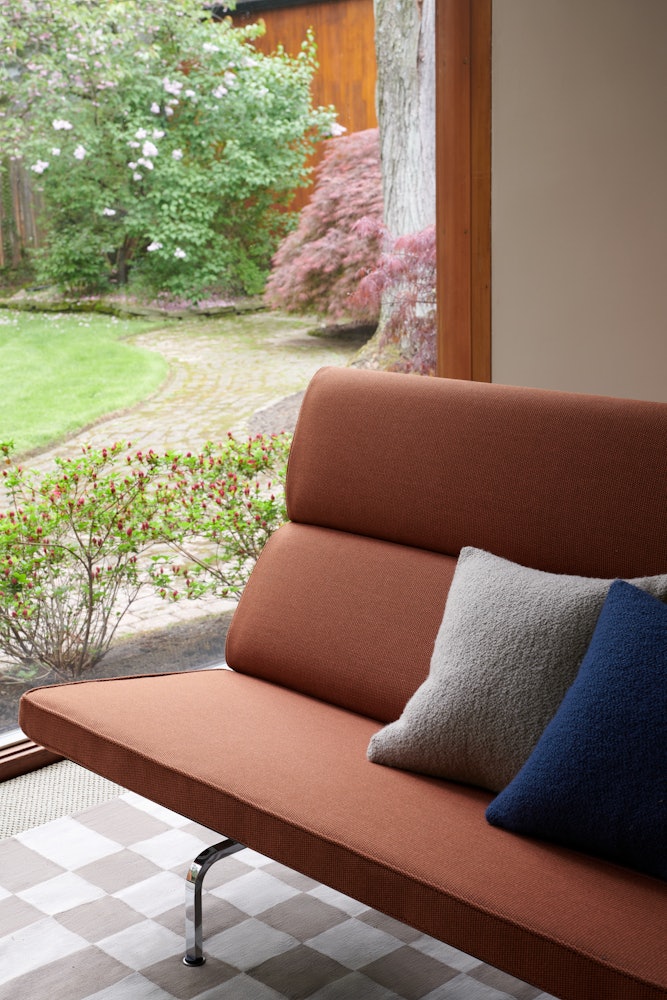 Eames Sofa Compact