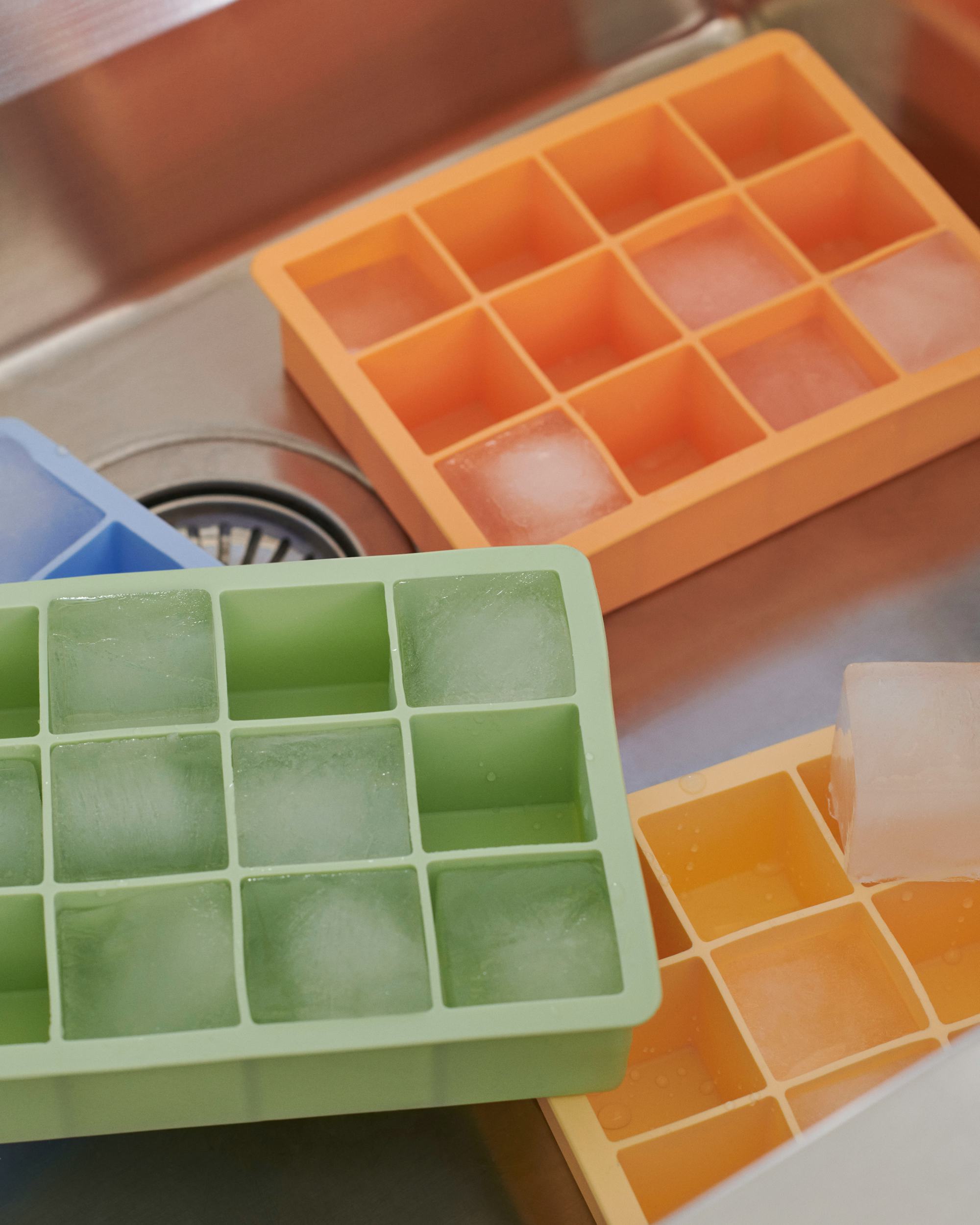 Abominable Iceman Ice Cube Tray  Creative ice cubes, Unique ice cube tray, Ice  cube trays